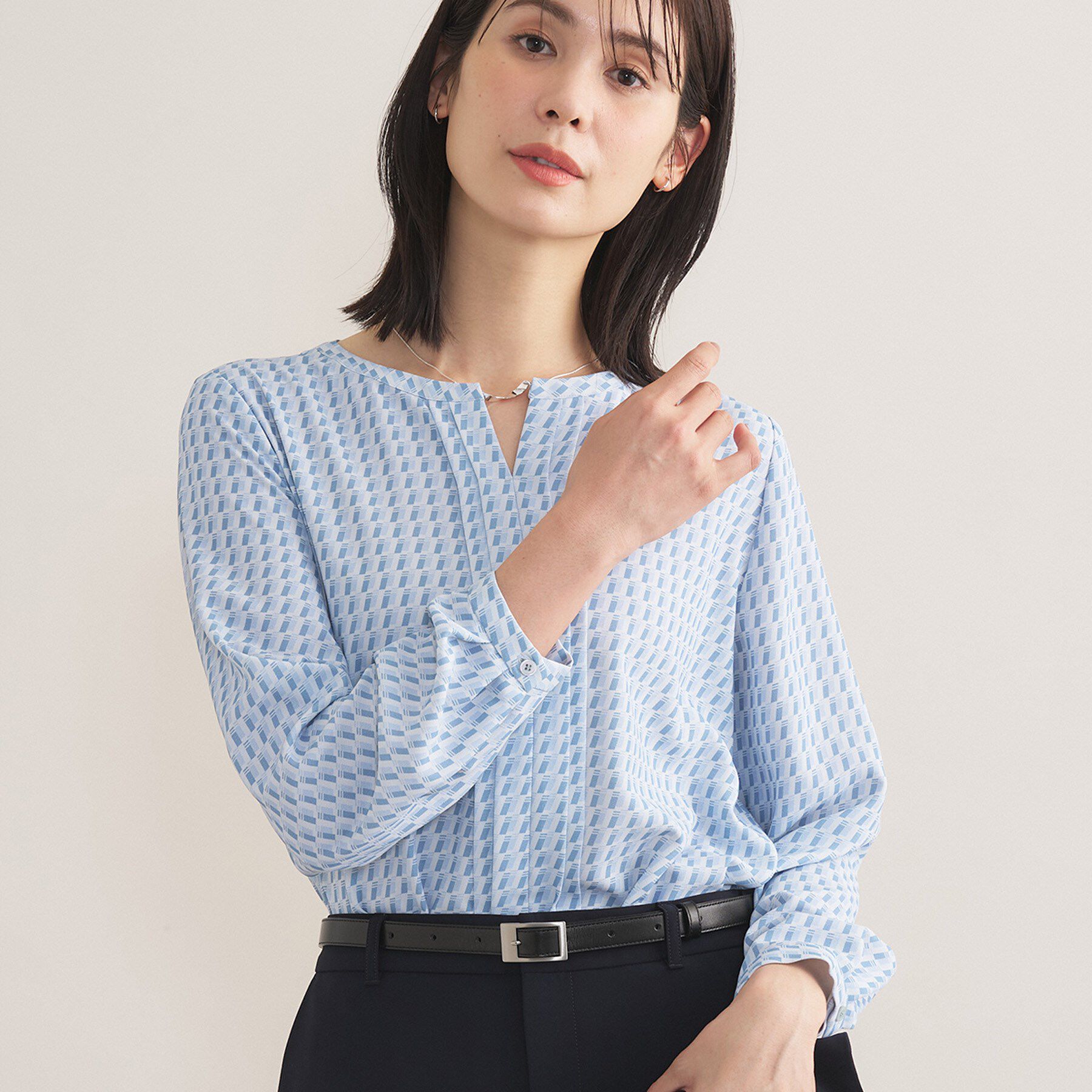 INDIVI「【洗える／透けにくい】ジオメ柄プリントブラウス」|シャツ・ブラウス|