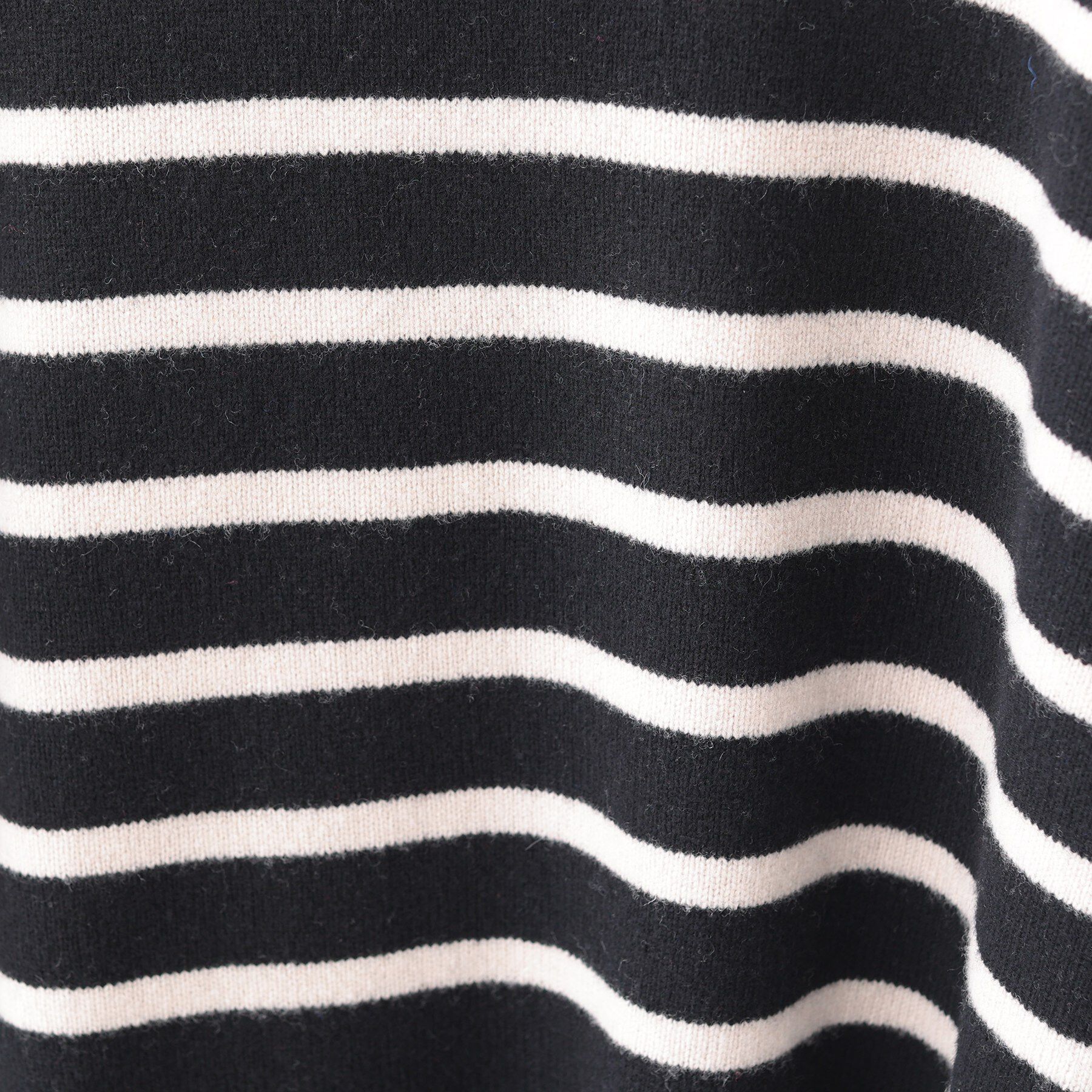 INDIVI「【カシミヤ混】ミドルゲージ ハイネックニット」|ニット・セーター|