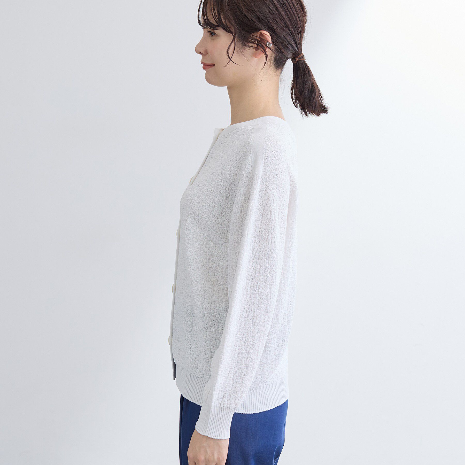 INDIVI「【前後2WAY／洗える】凹凸編地カーディガンニット」|カーディガン|