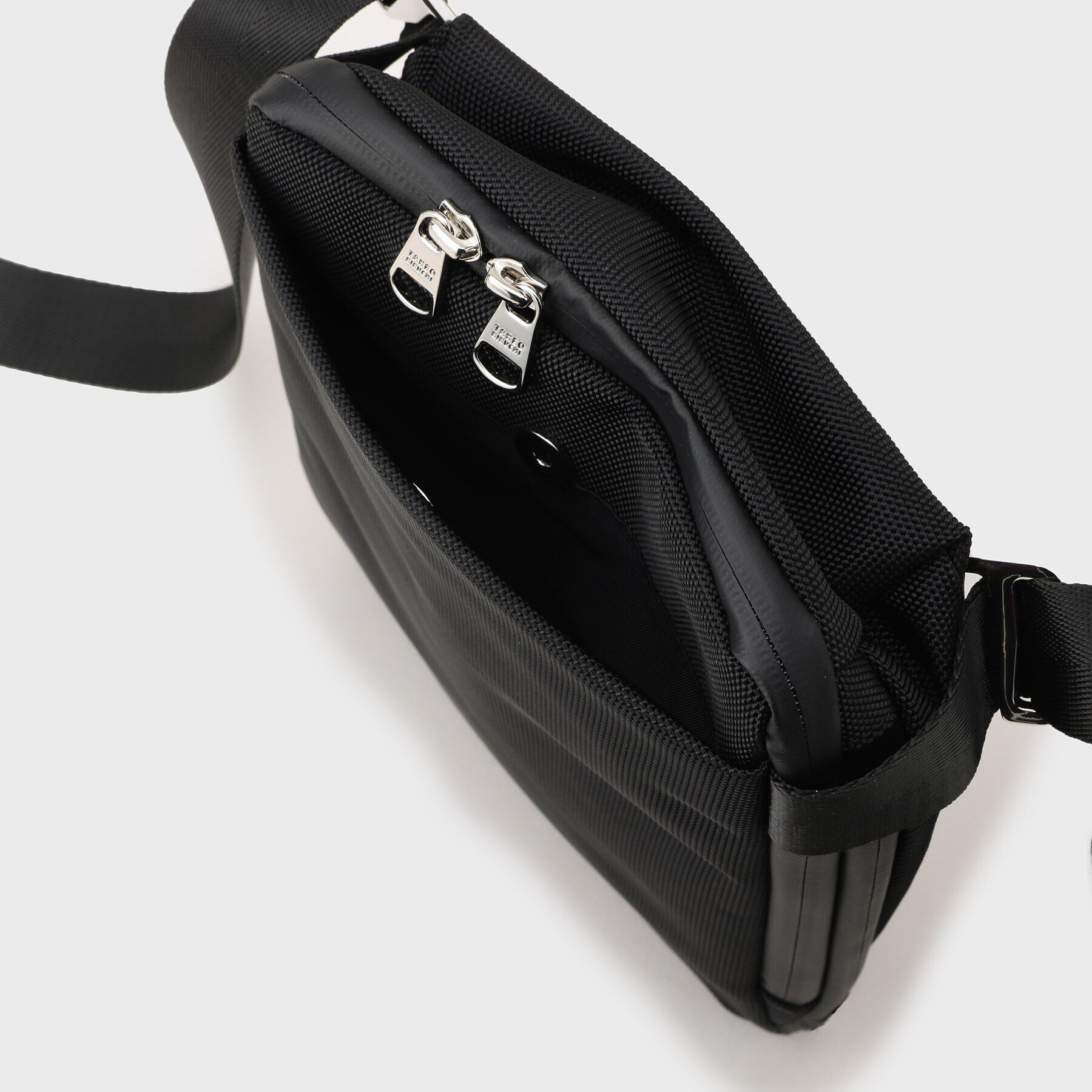 TAKEO KIKUCHI「【B5サイズ/縦型】エクスパンド　ショルダーバッグ（S）」|ショルダー・メッセンジャー|