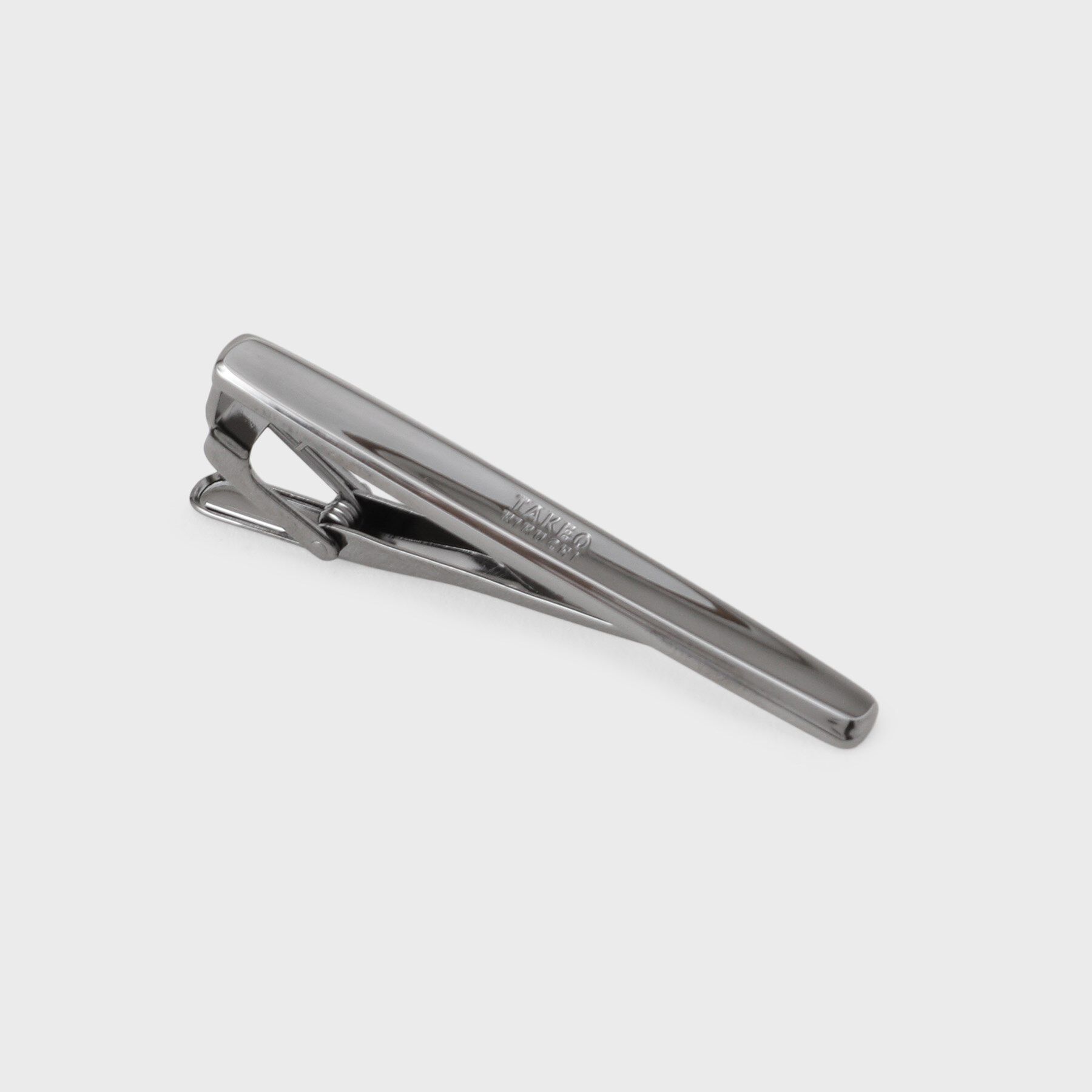 TAKEO KIKUCHI「テーパードタイバー ー 日本製の洗練された真鍮タイバー」|ネクタイピン・カフスボタン|ブラックシルバー(0