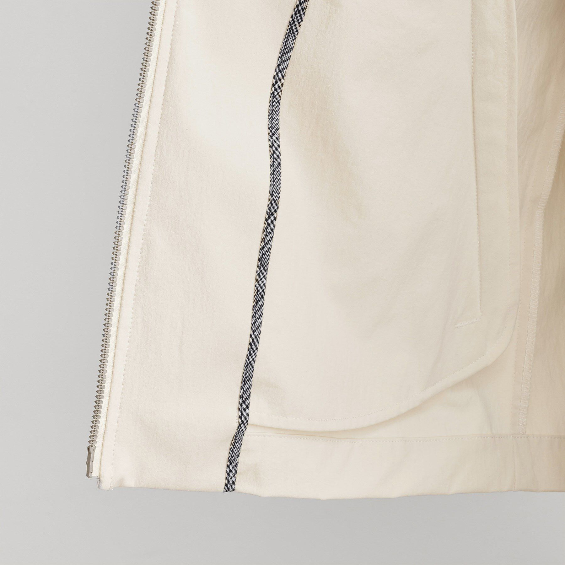 TAKEO KIKUCHI「【3D ナイロン ストレッチ】ジップアップ フードブルゾン」|ブルゾン・スタジャン|