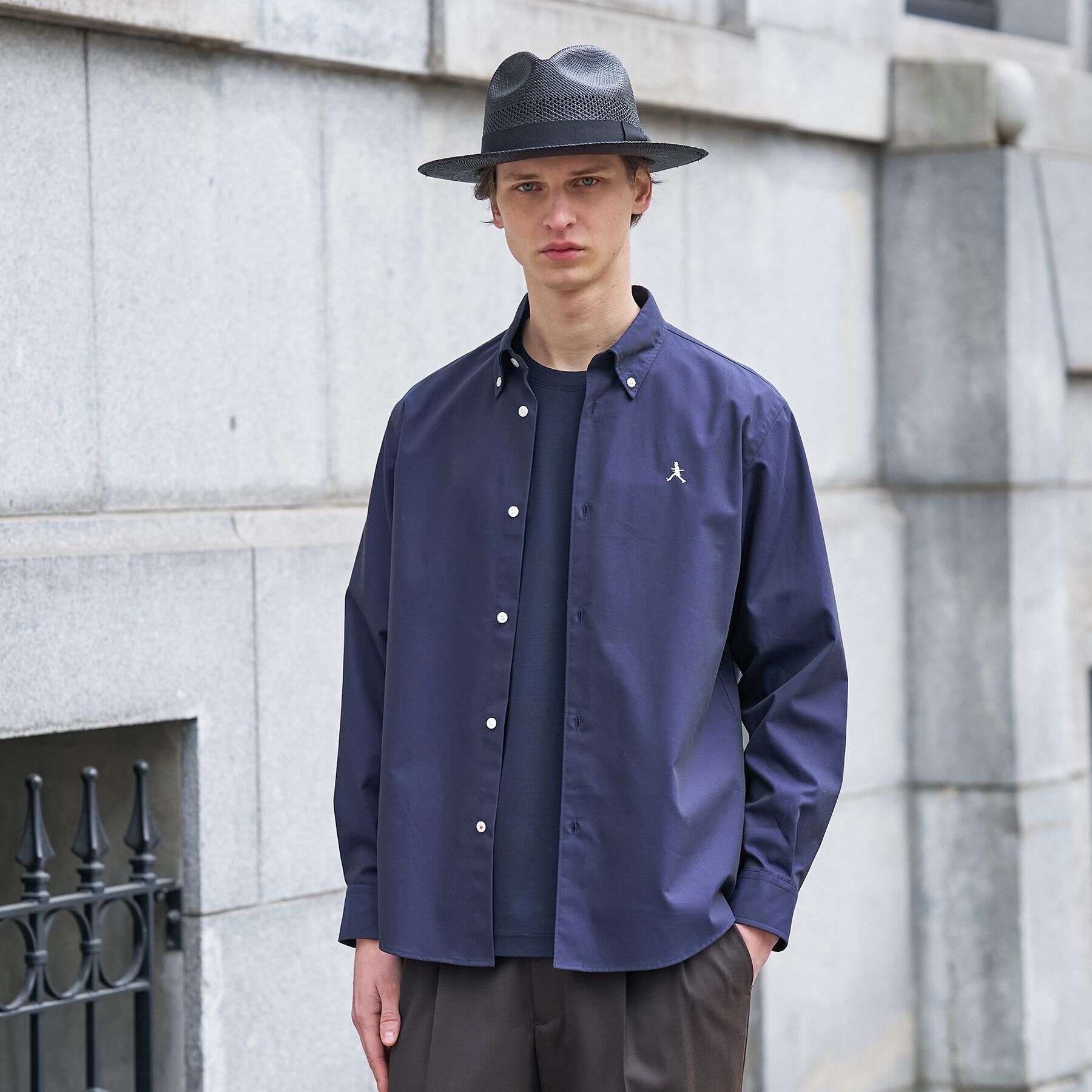TAKEO KIKUCHI「【BOWLER HAT LABEL】ボーラーハットウォーカー刺繍 ボタンダウンシャツ」|シャツ・ブラウス|ネイビー(094)