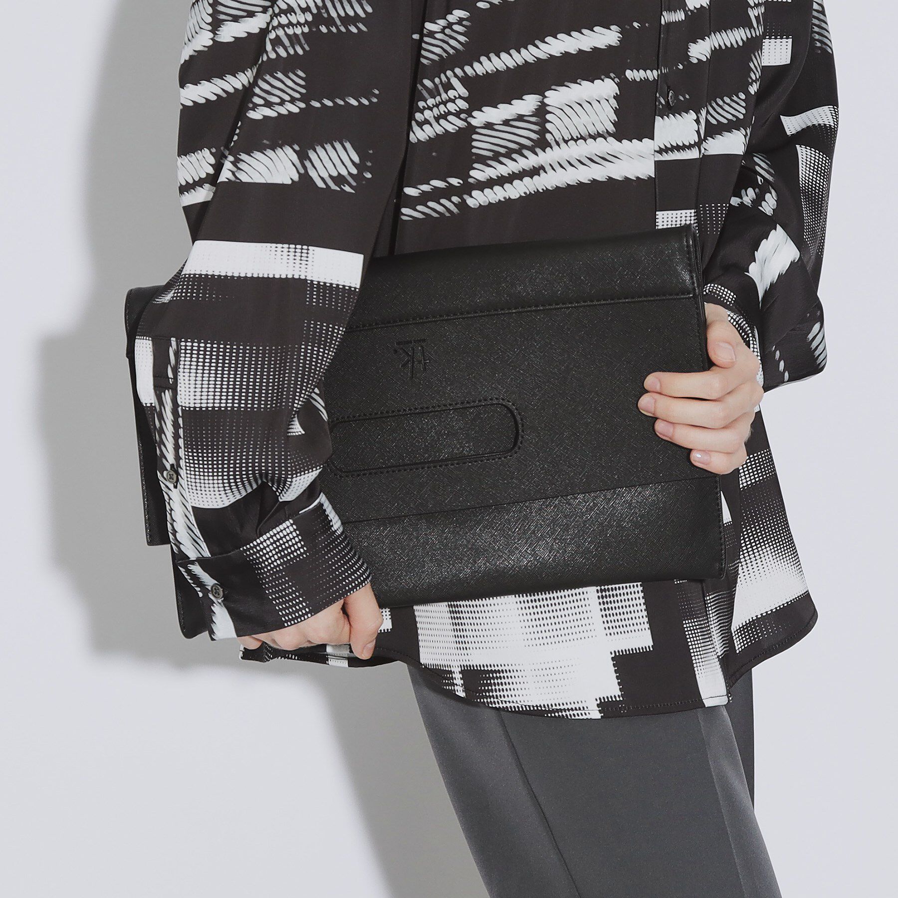 tk.TAKEO KIKUCHI「【WEB限定】レザー調クラッチバッグ」|クラッチバッグ|