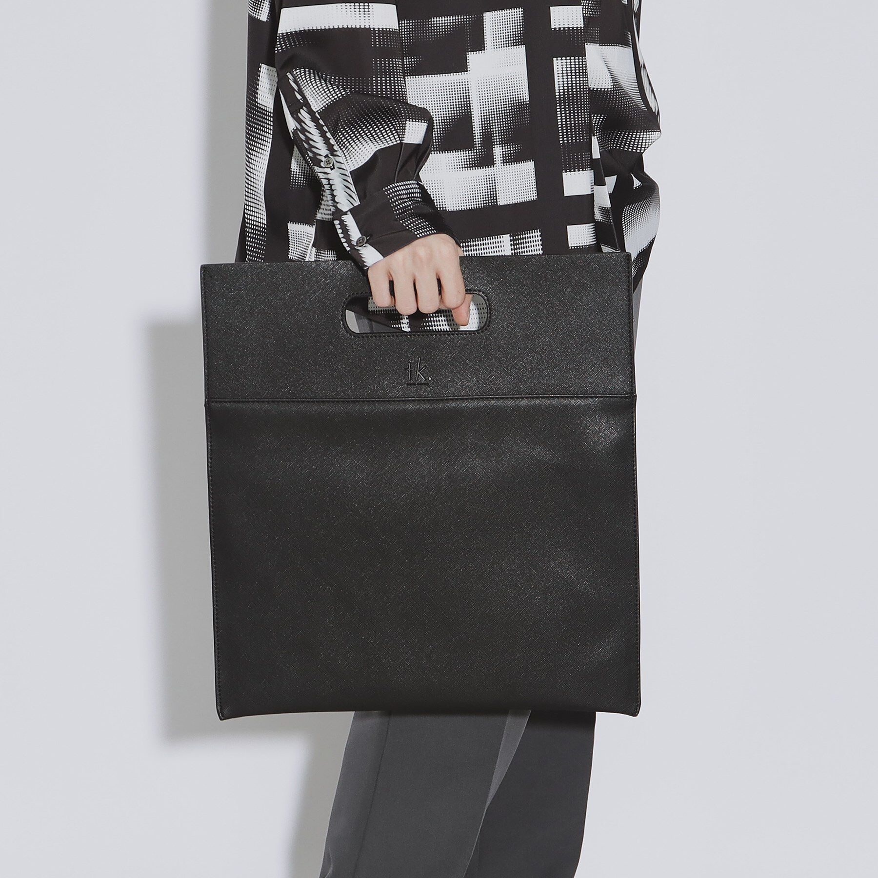 tk.TAKEO KIKUCHI「【WEB限定】レザー調クラッチバッグ」|クラッチバッグ|