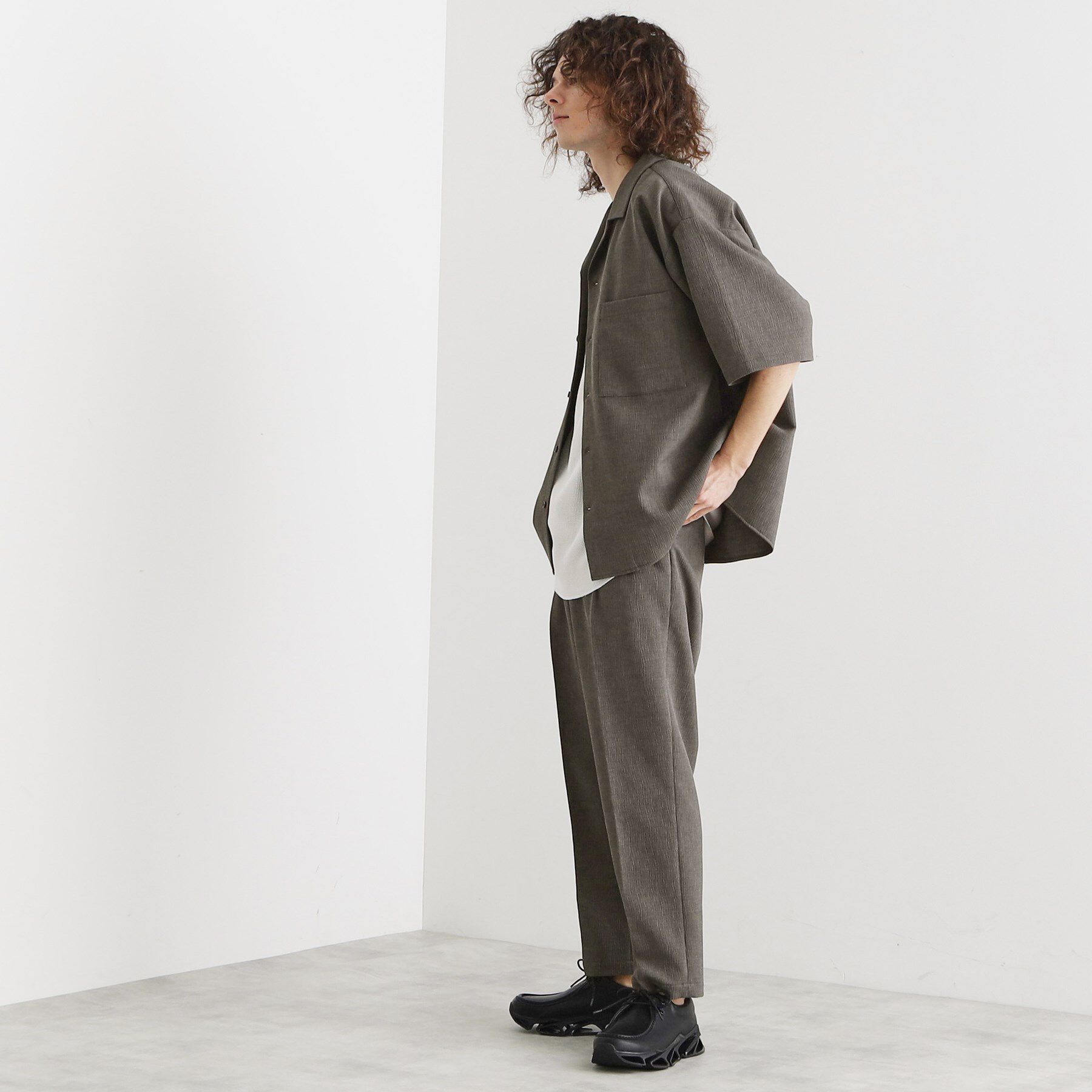 tk.TAKEO KIKUCHI「【セットアップ対応】テッククレープルーズテーパードパンツ」|その他|