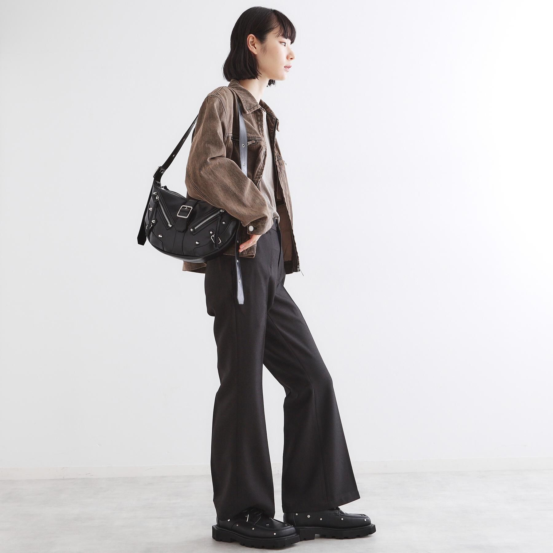 tk.TAKEO KIKUCHI「【FANCYシリーズ】スタッズクレセントショルダーバッグ」|ショルダー・メッセンジャー|