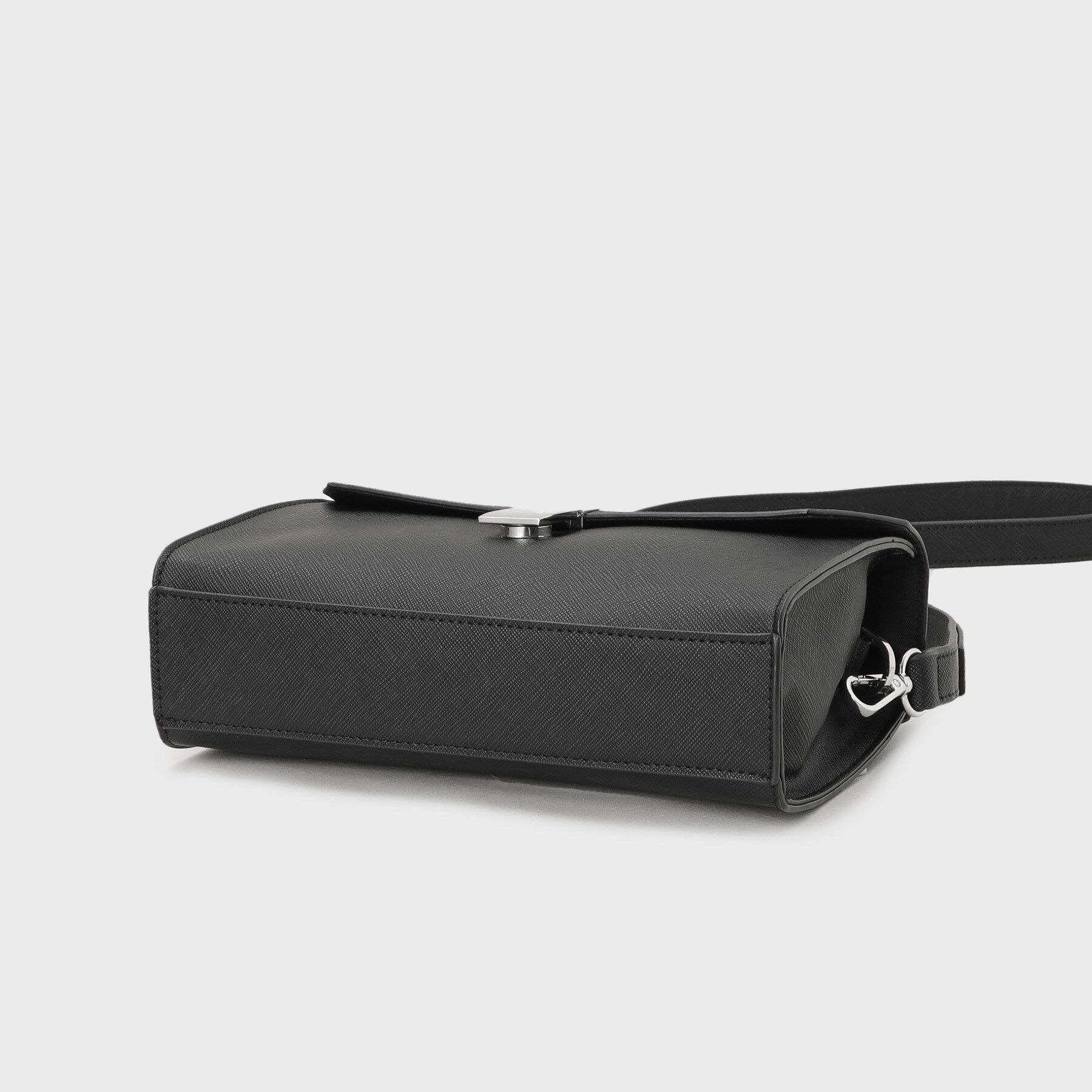 tk.TAKEO KIKUCHI「ハンドルフラップショルダー」|ショルダー・メッセンジャー|