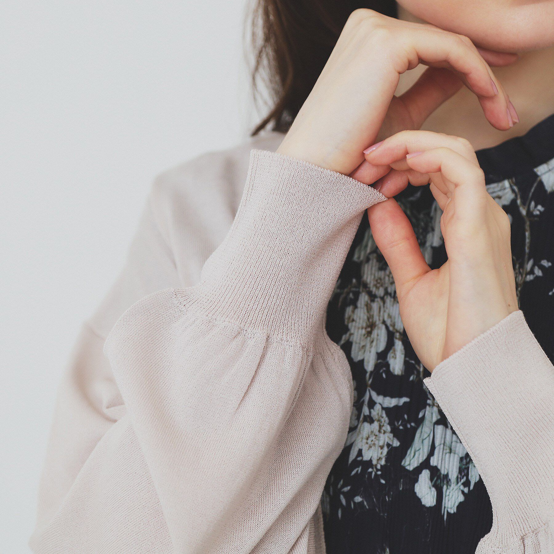 index「《6色展開》リラクシーショートカーディガン【洗濯機洗い可/接触冷感/抗ピル】」|カーディガン|