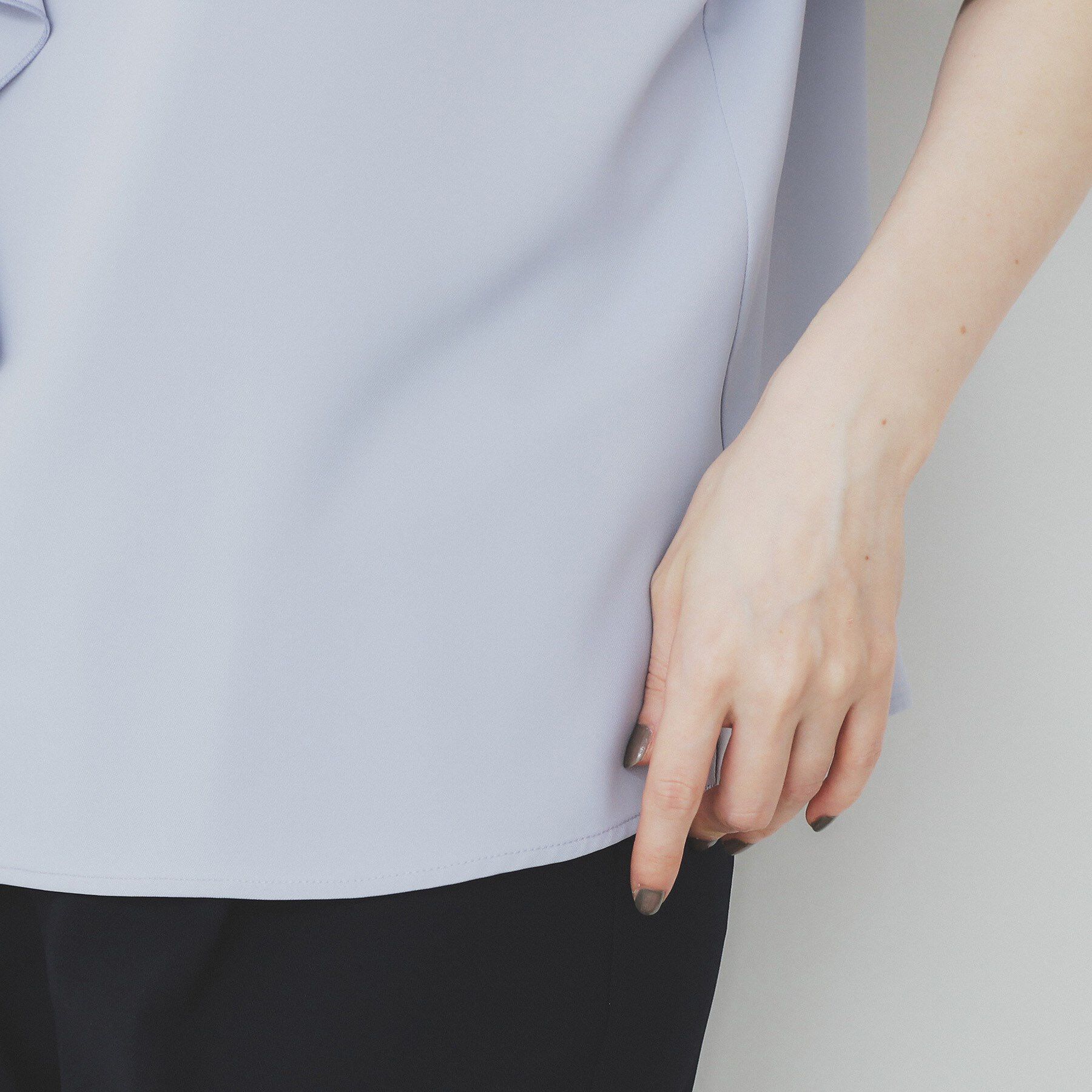 index「アシメフリルパール調ブラウス【洗濯機洗い可/イージーアイロン】」|シャツ・ブラウス|