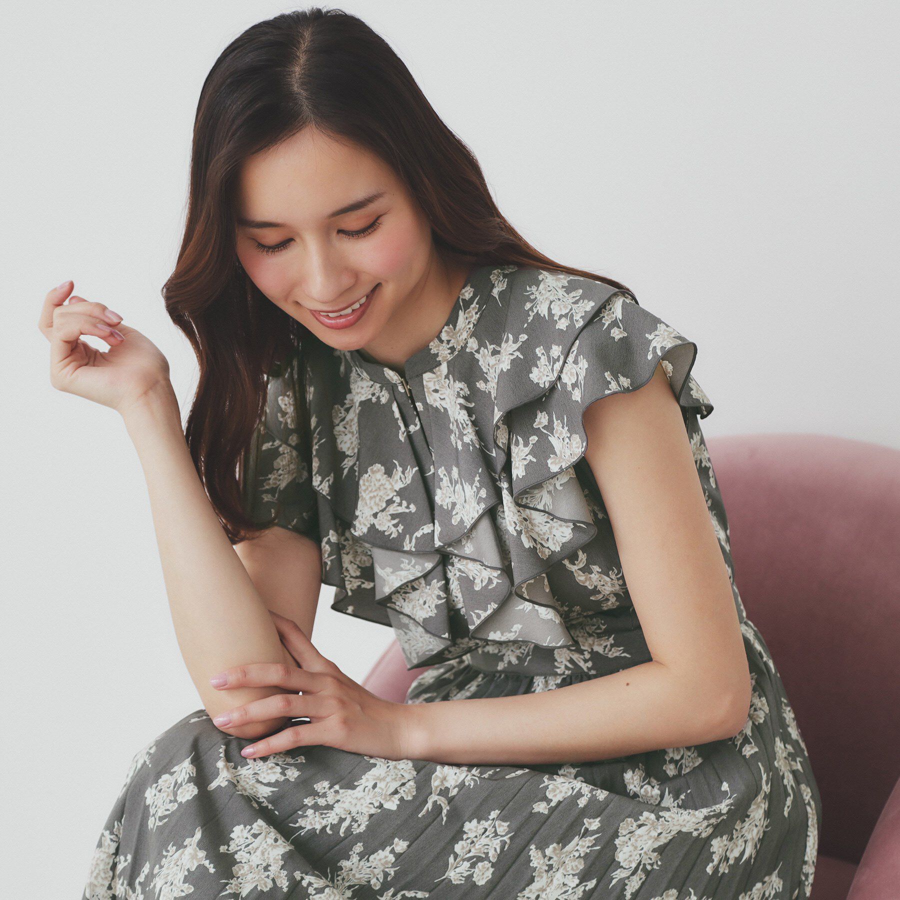 index「《美人百花掲載》フリルプリーツ花柄ワンピース【洗濯機洗い可/イージーアイロン/防シワ】」|ワンピース|