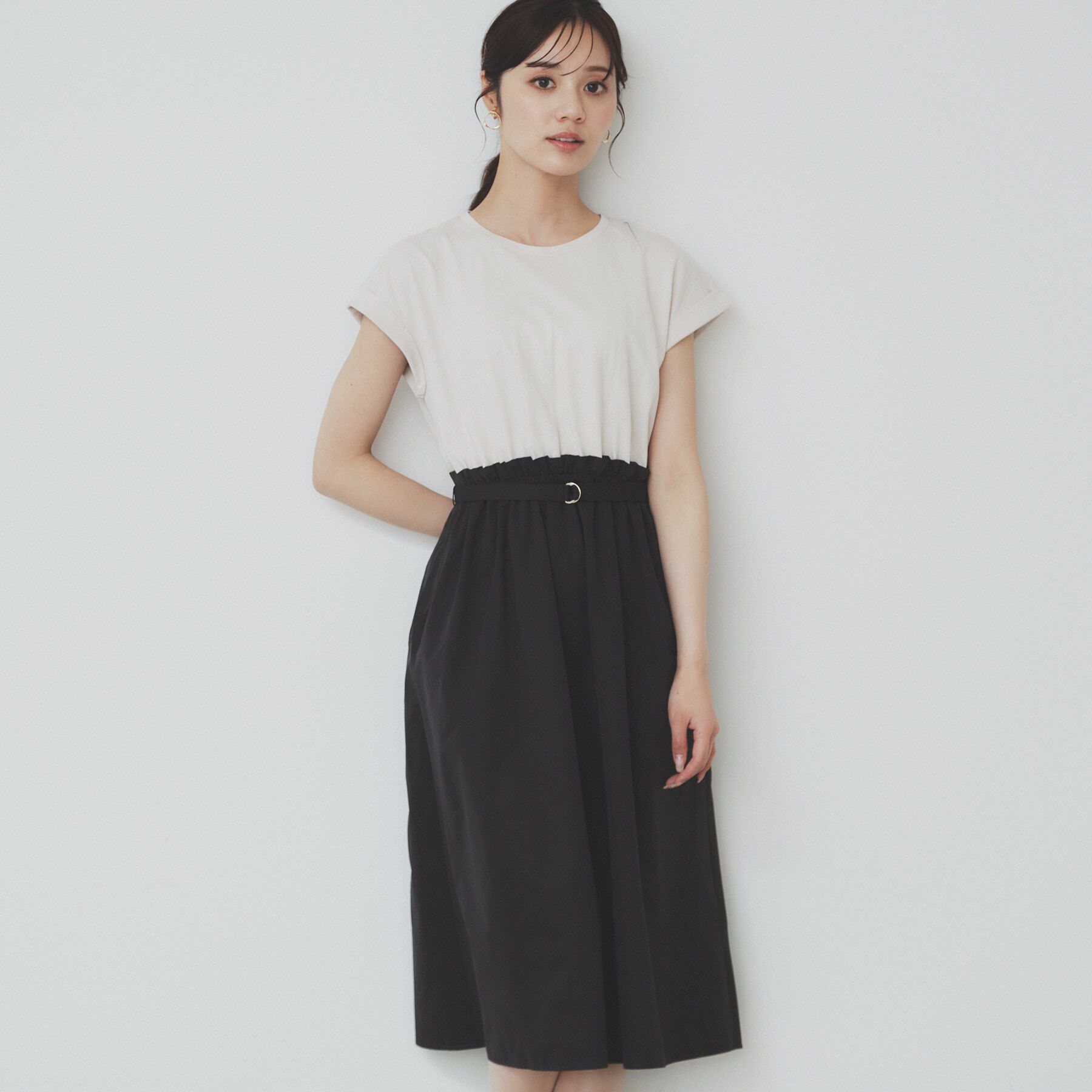 index「ドッキングフレアワンピース【洗濯機洗い可】」|ワンピース|グレージュ(550)