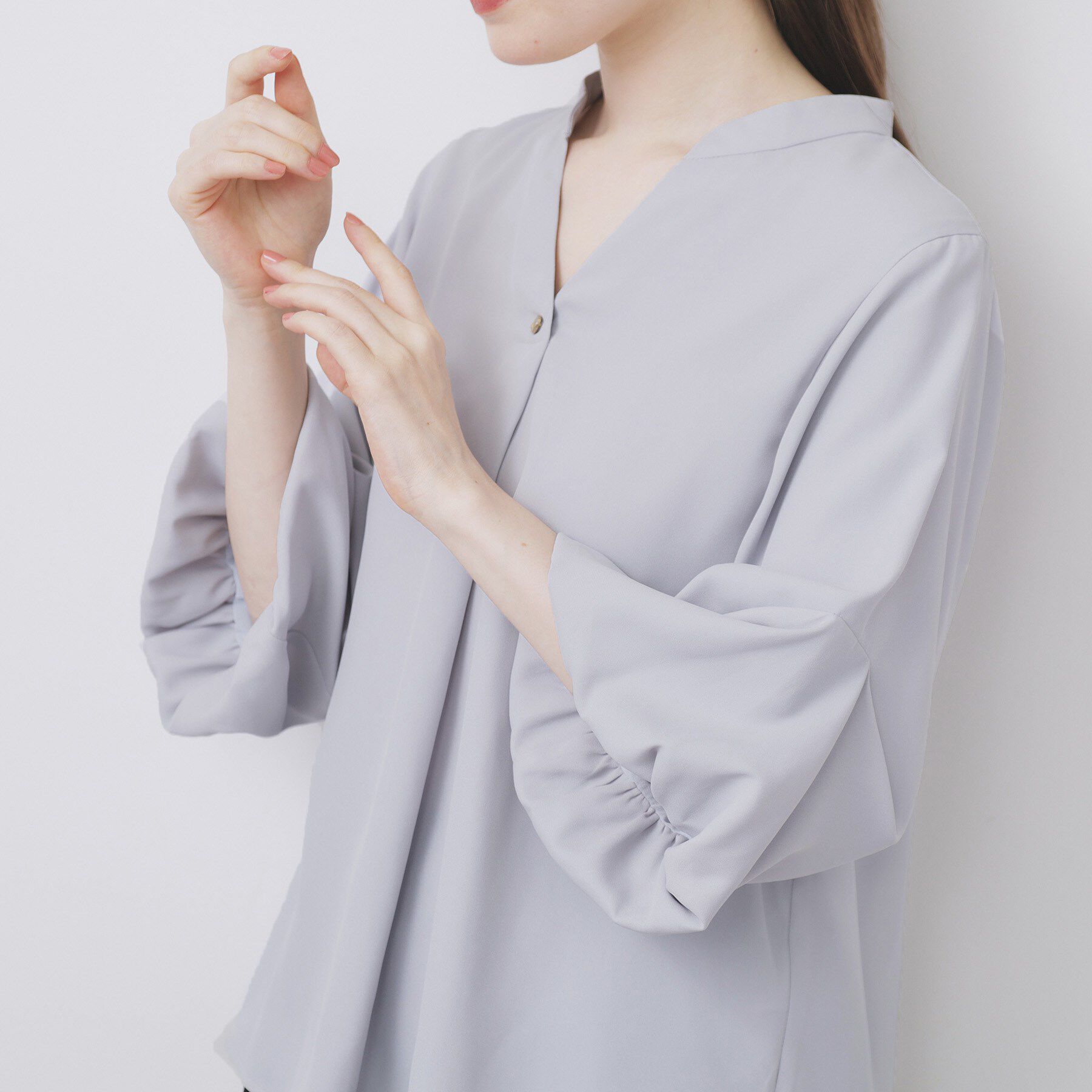 index「スキッパーバルーンスリーブブラウス【洗濯機洗い可/イージーアイロン】」|シャツ・ブラウス|