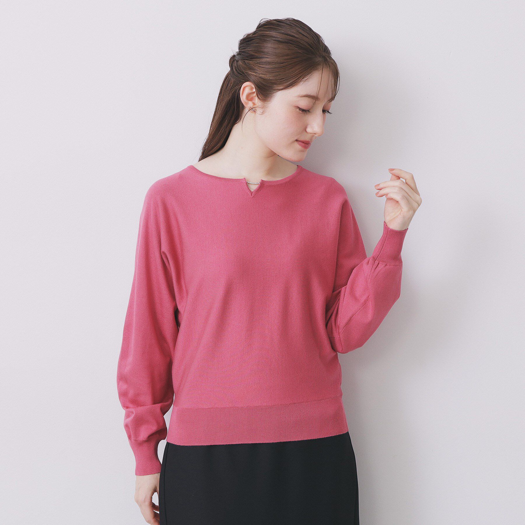 index「ビジューキーネックドルマンニット【洗濯機OK】」|ニット・セーター|