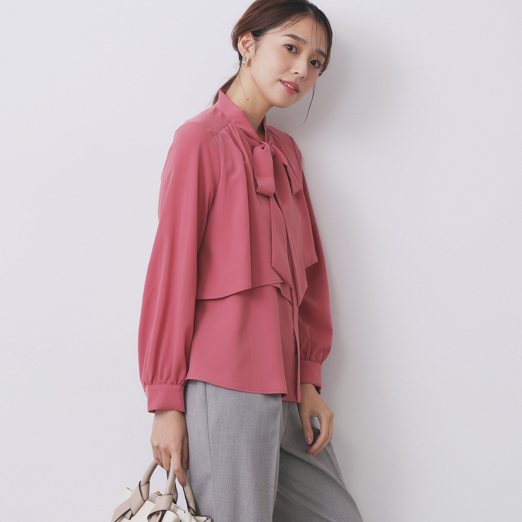 index「アシンメトリーレイヤードボウタイブラウス【洗濯機OK/イージーアイロン/防シワ】《XS～3L》」|シャツ・ブラウス|
