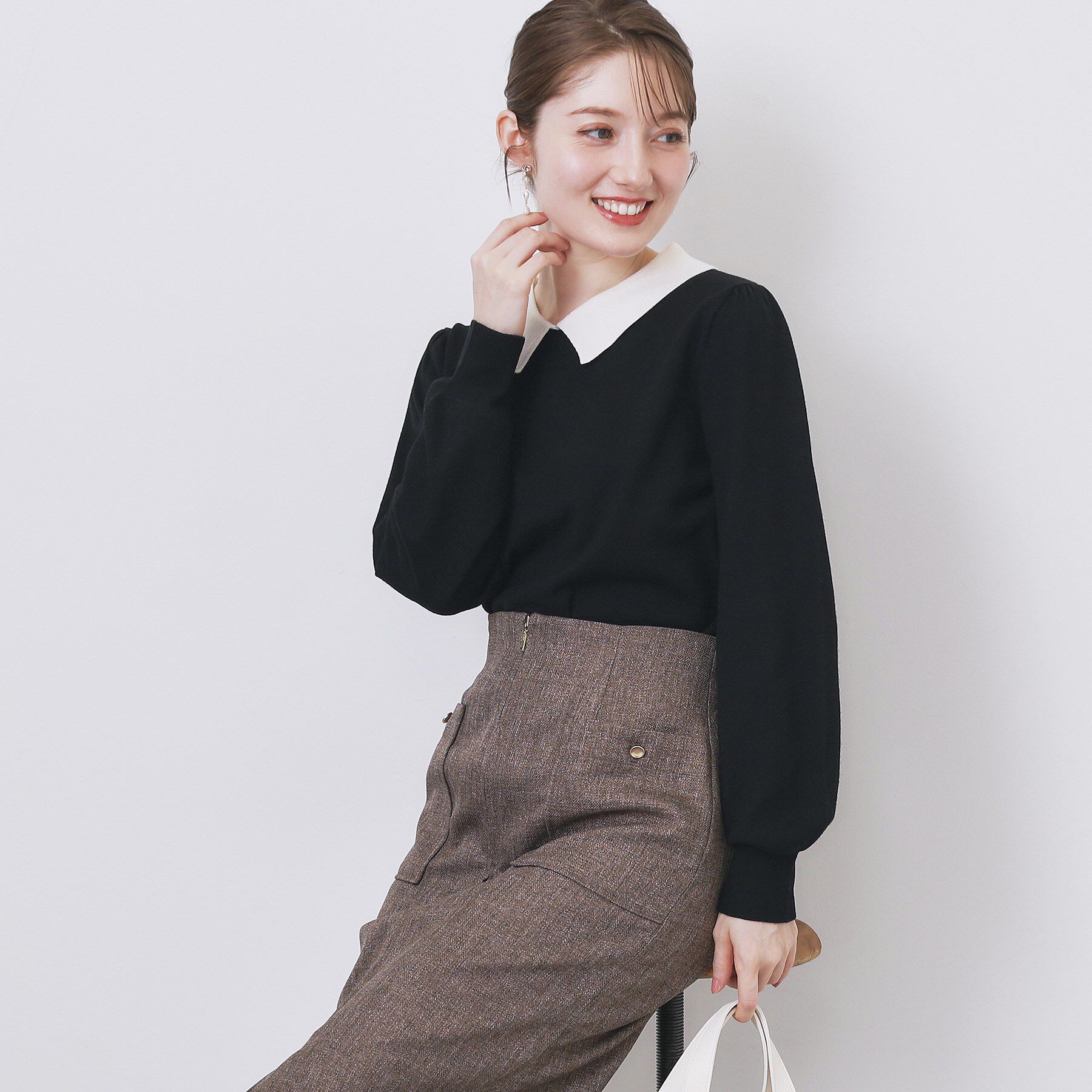 index「バイカラー衿付きニット【洗濯機OK】」|ニット・セーター|ブラック(519)