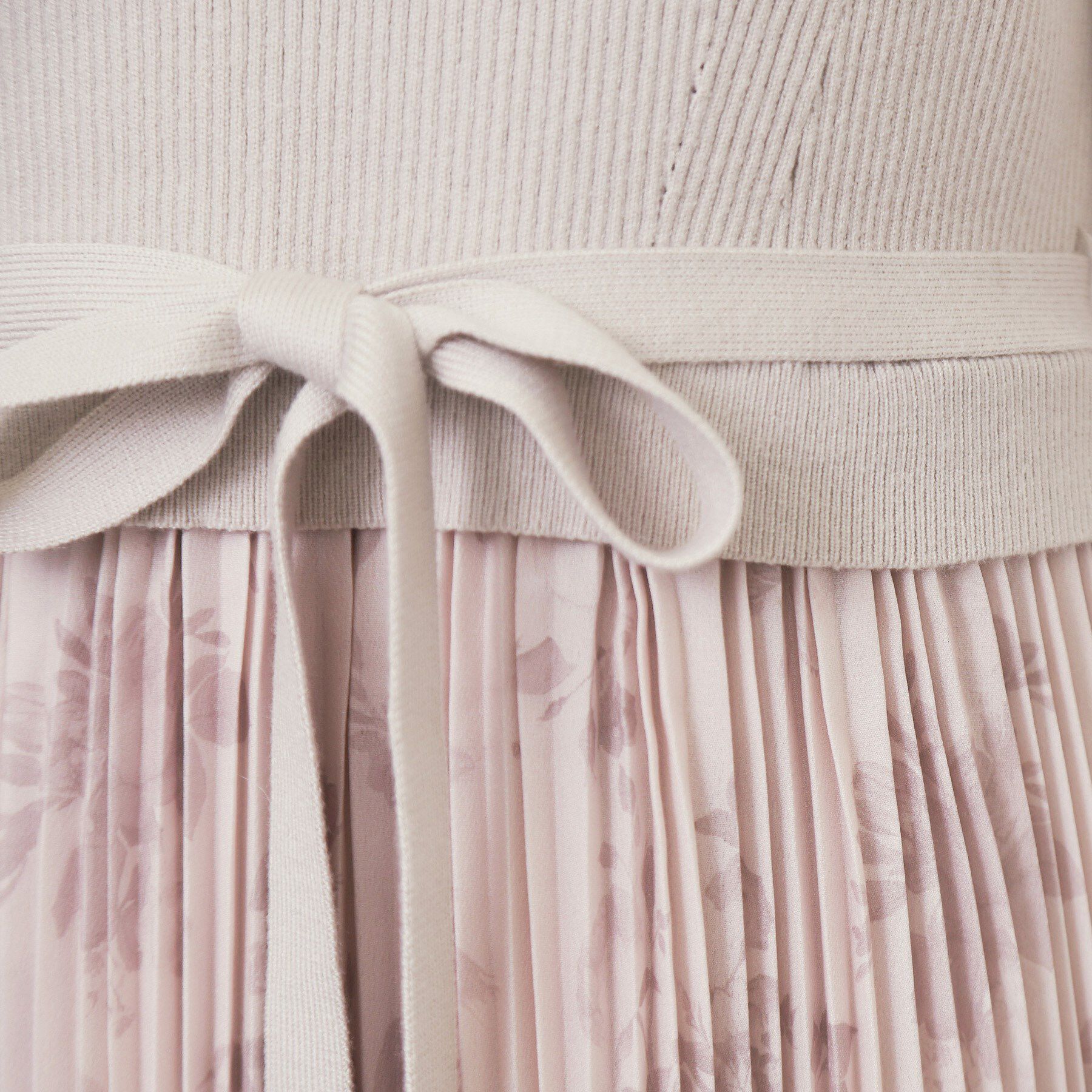 index「フラワープリーツドッキングニットワンピース【洗濯機OK】」|ワンピース|