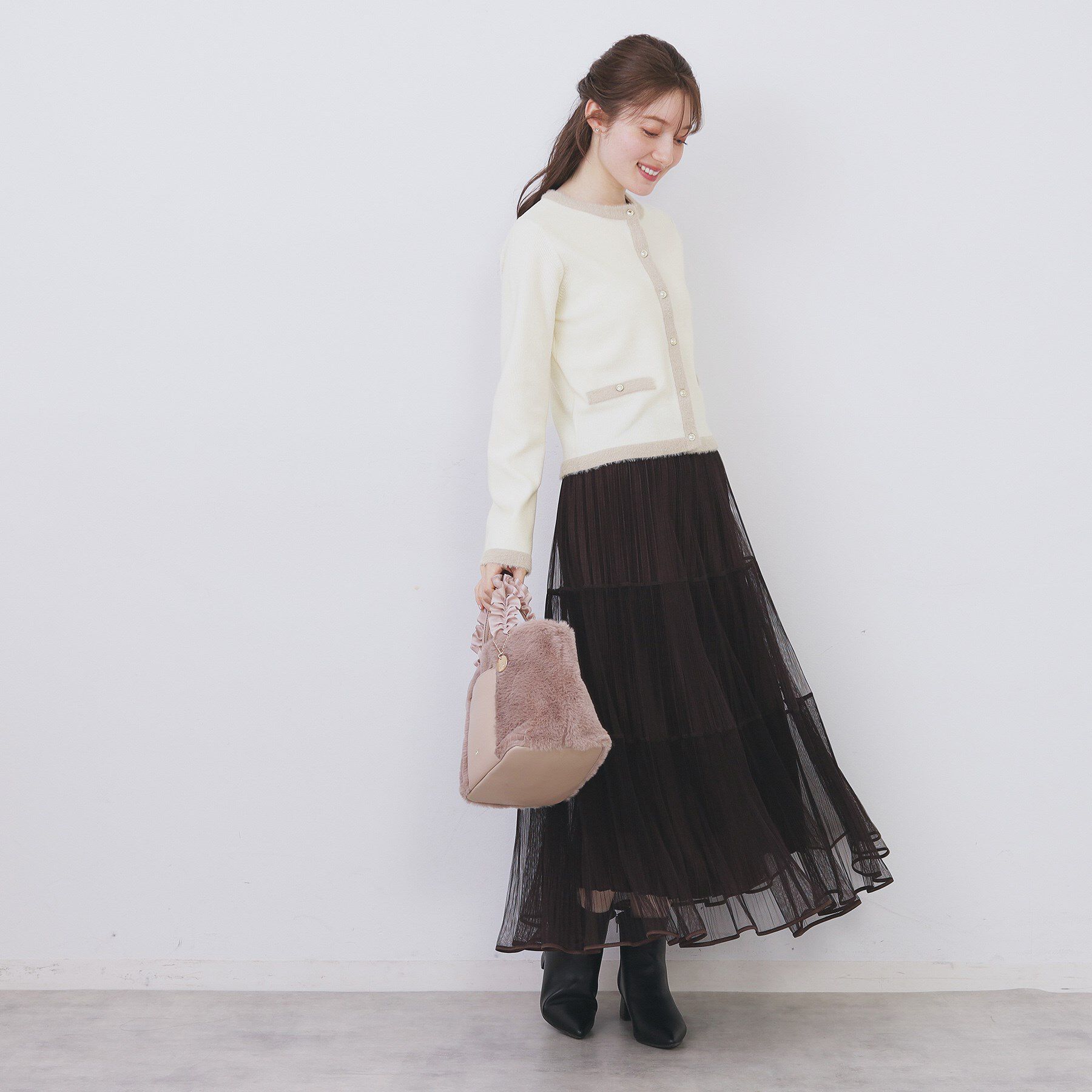 index「フェザーバイカラークルーネックカーディガン【洗濯機OK】」|カーディガン|