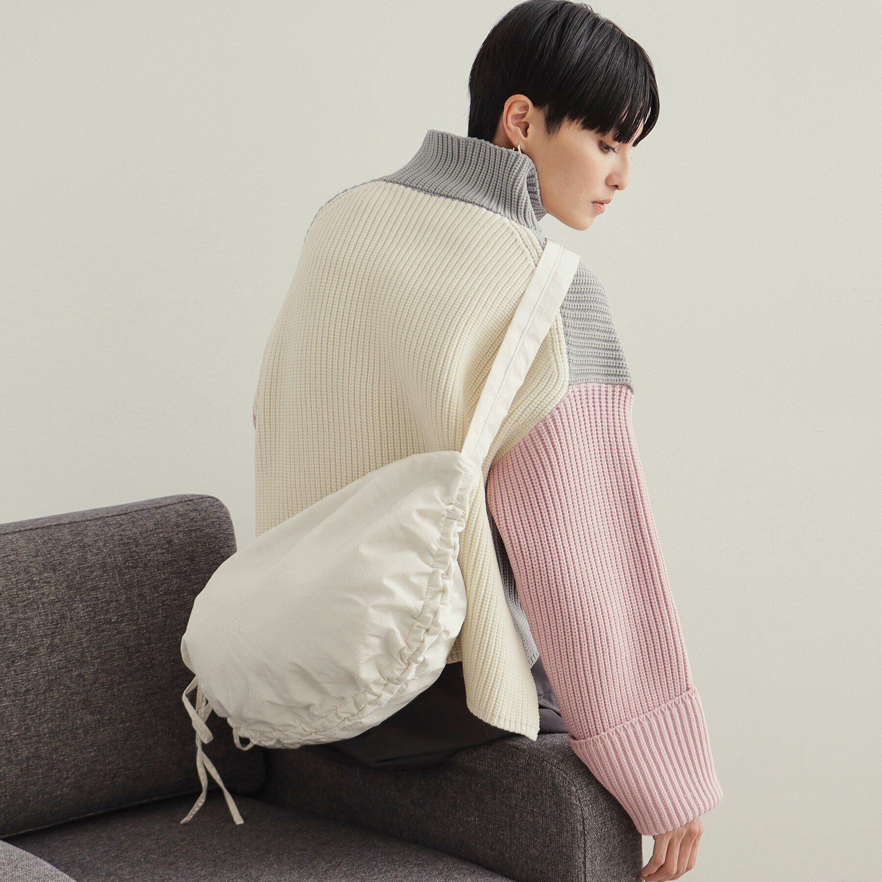 OPAQUE.CLIP「【2WAY/軽量】サイドドロストムーンミドルショルダー」|ショルダー・メッセンジャー|アイボリー(004)