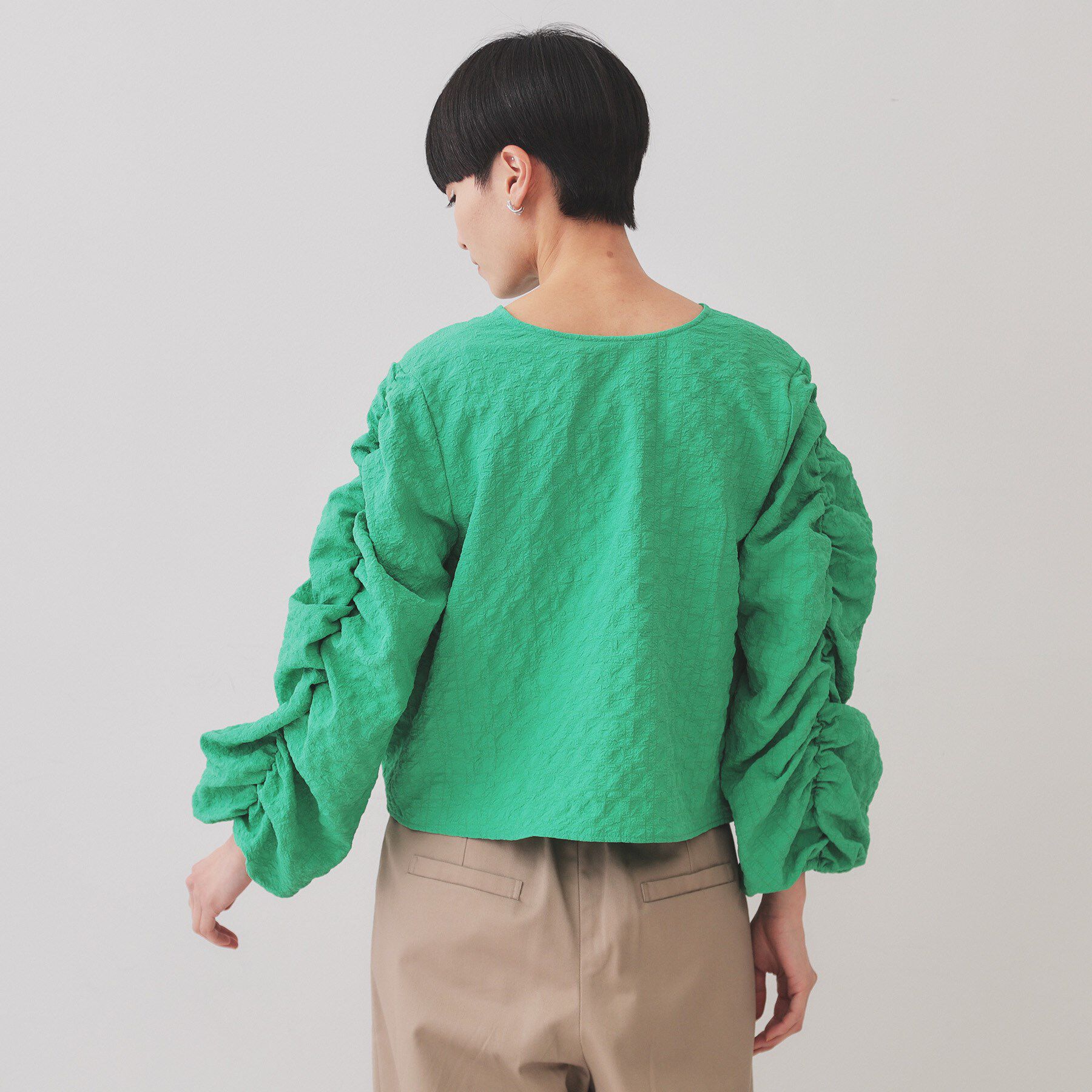 OPAQUE.CLIP「ふくれジャカードシャーリングデザインブラウス【洗濯機洗い可】」|シャツ・ブラウス|