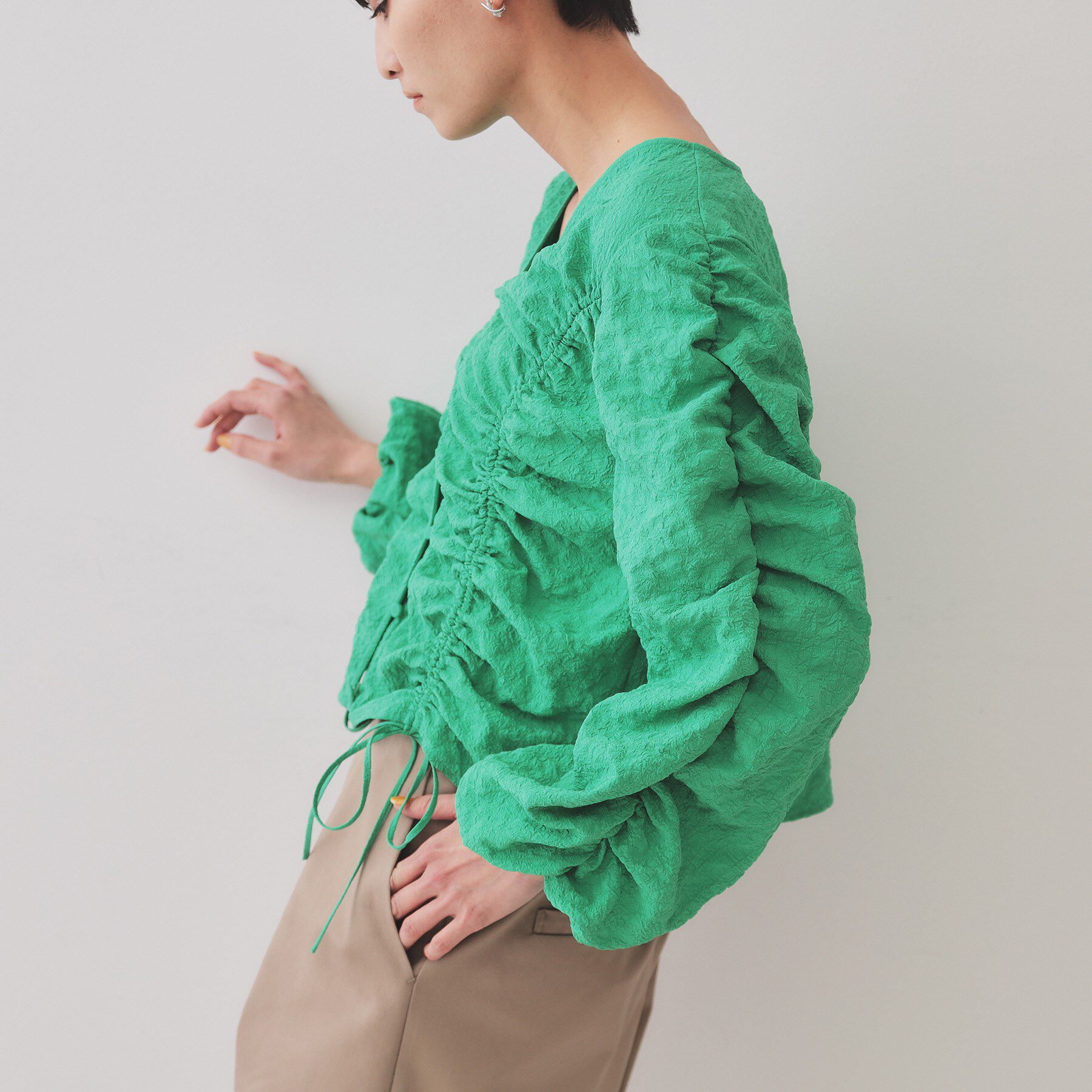 OPAQUE.CLIP「ふくれジャカードシャーリングデザインブラウス【洗濯機洗い可】」|シャツ・ブラウス|