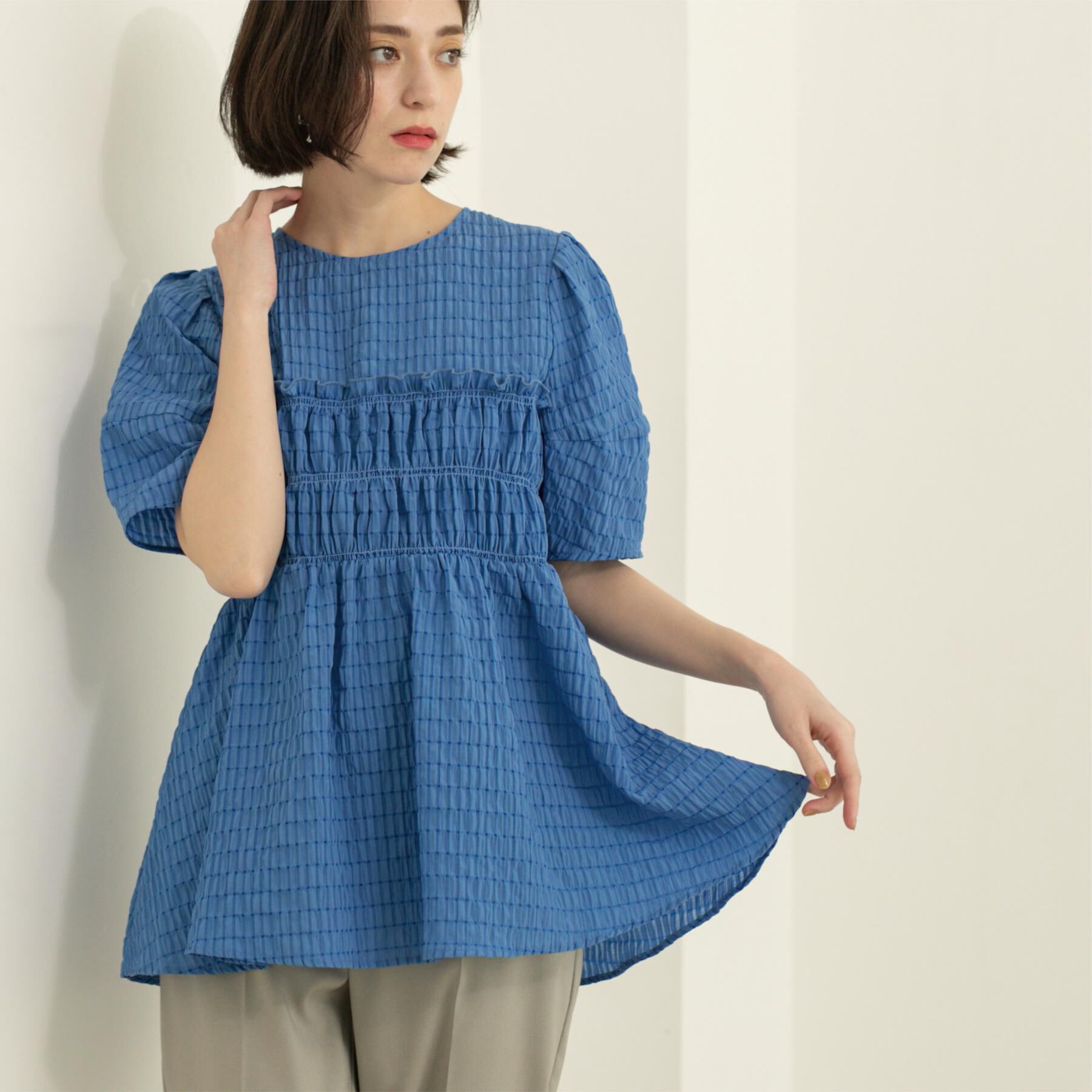 OPAQUE.CLIP「シャーリングペプラムブラウス【洗濯機洗い可】」|シャツ・ブラウス|ブルー(092)