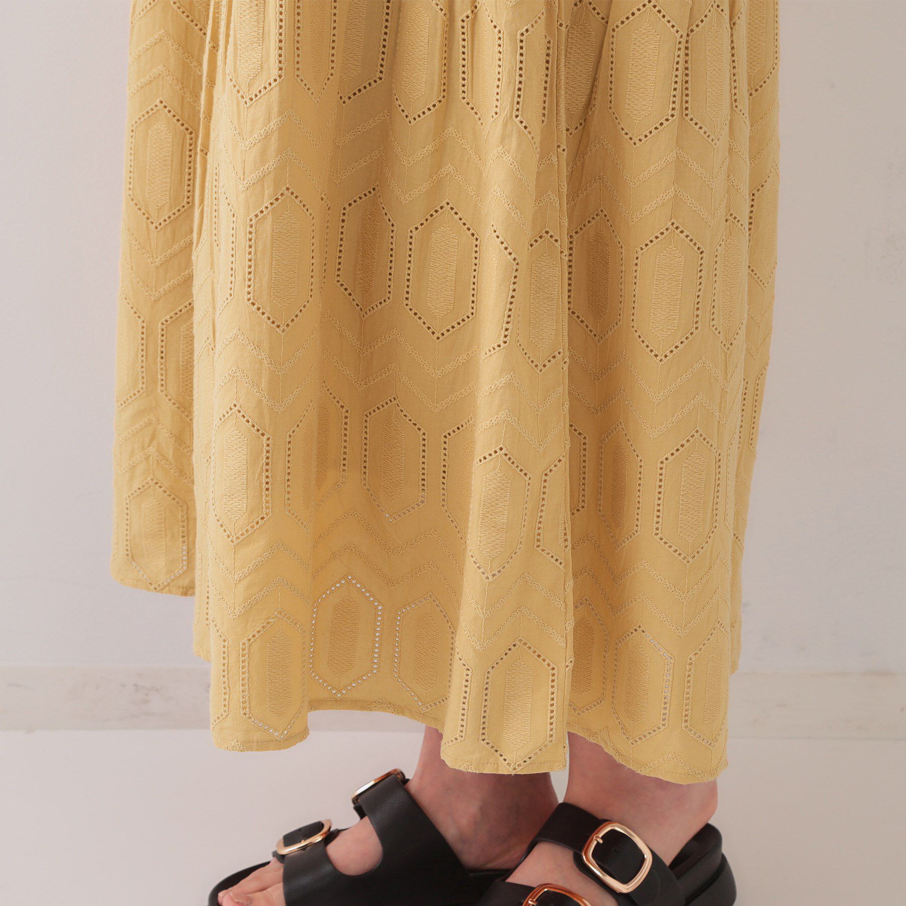 OPAQUE.CLIP「インドコットンアイレット刺繍ティアードワンピース【洗える】」|ワンピース|