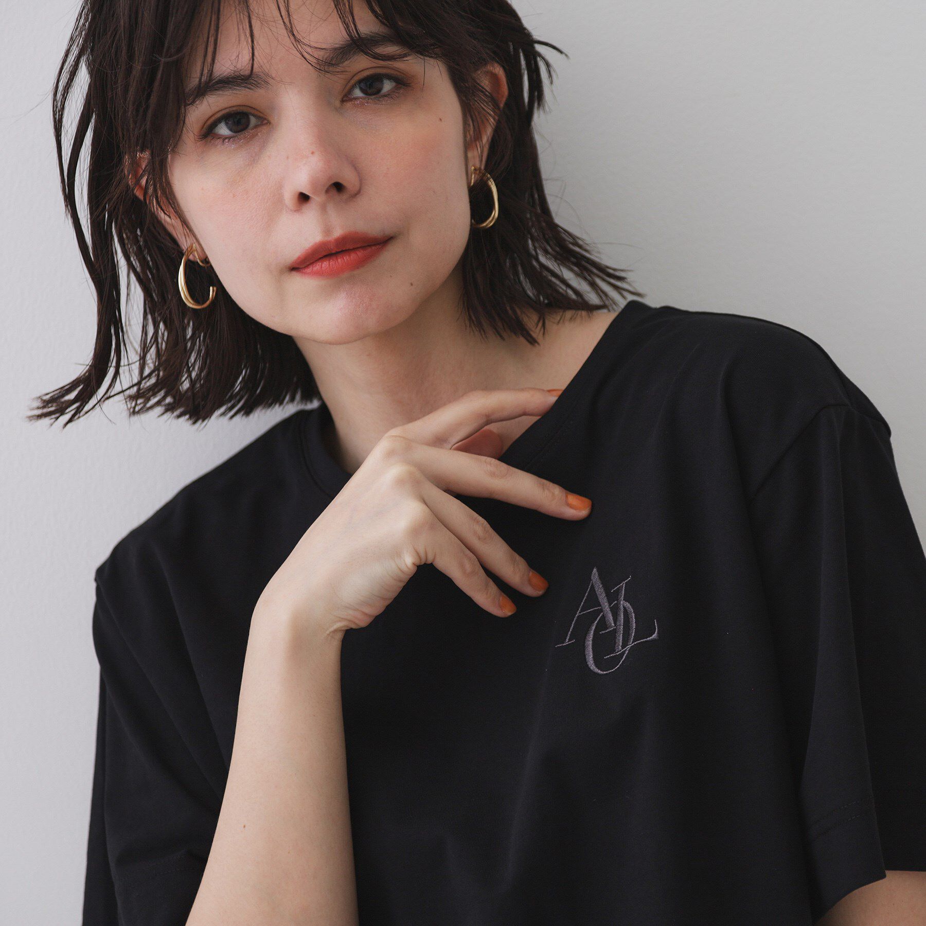 OPAQUE.CLIP「刺繍ロゴワイドシルエットTシャツ【洗濯機洗い可】」|Tシャツ・カットソー|ブラック(019)