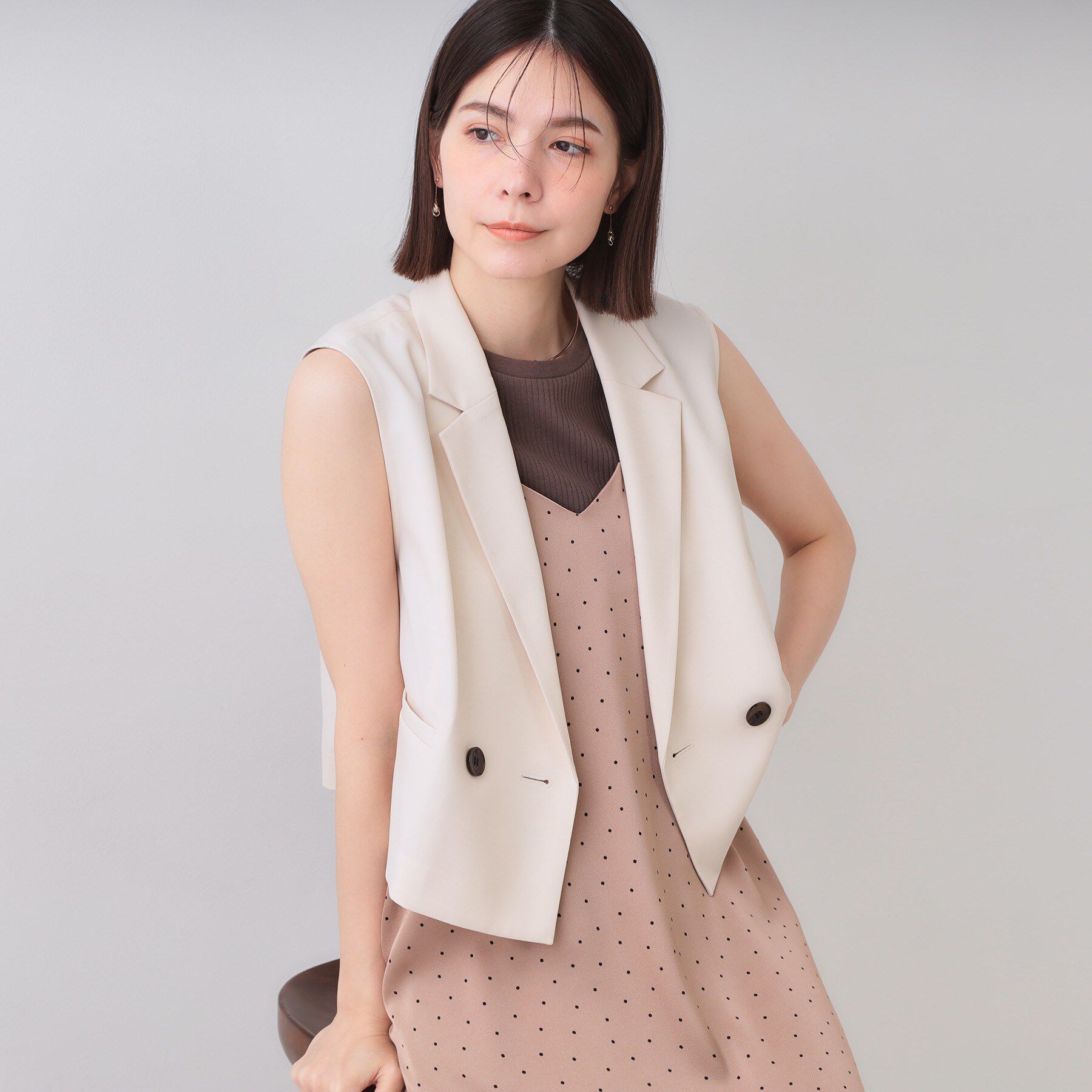 OPAQUE.CLIP「ショートテーラードジレ【接触冷感/洗濯機洗い可】」|ベスト・ジレ|ライトベージュ(05