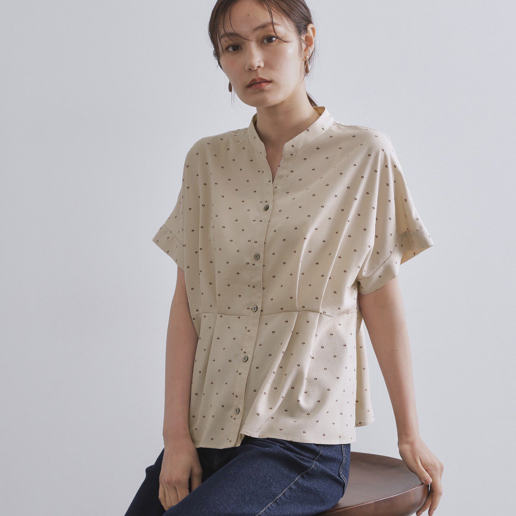 OPAQUE.CLIP「プリントペプラムブラウス【洗濯機洗い可】」|シャツ・ブラウス|グレージュ(150)