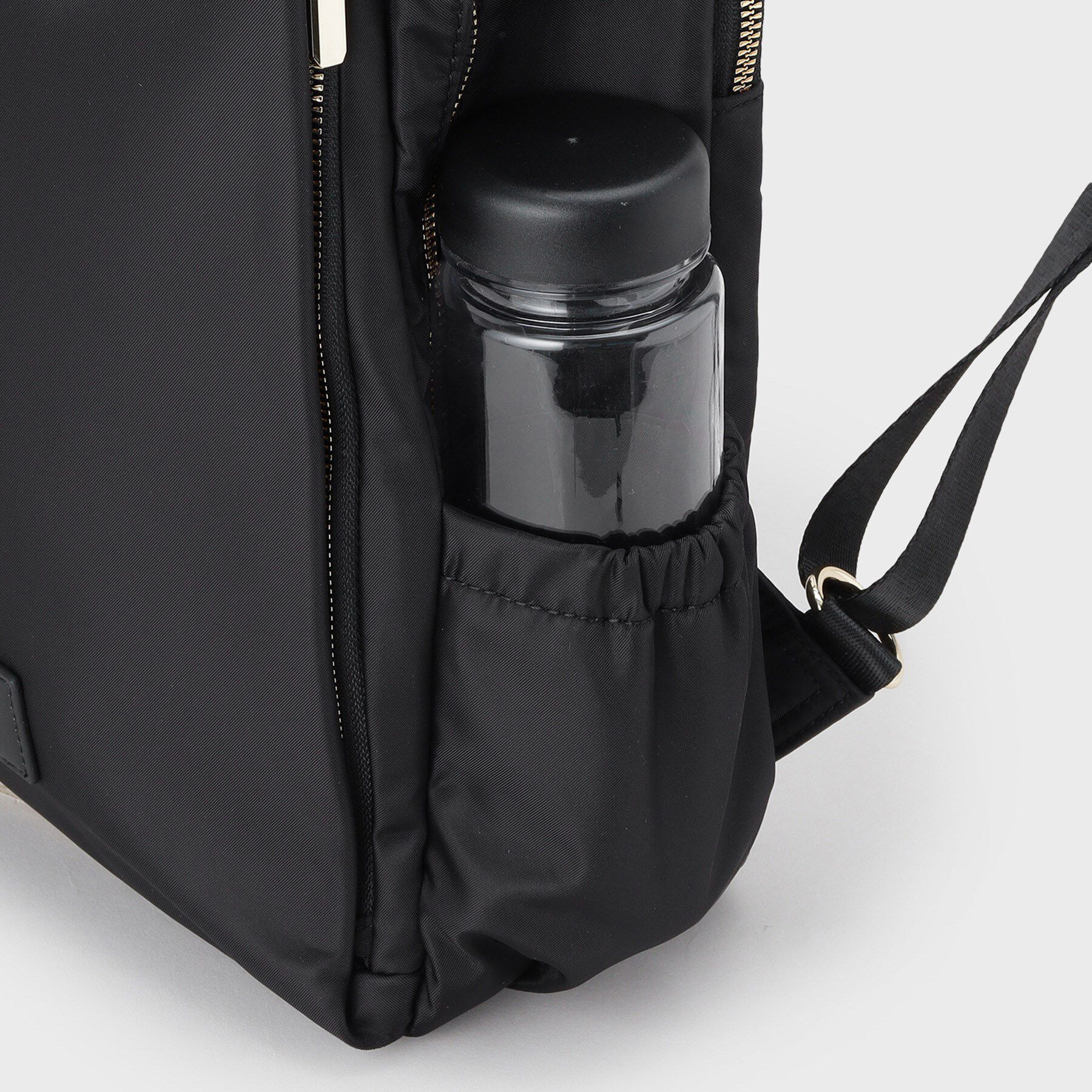 OPAQUE.CLIP「【マルチポケット/PC収納可能】ナイロンスクエアリュックサック」|リュック|