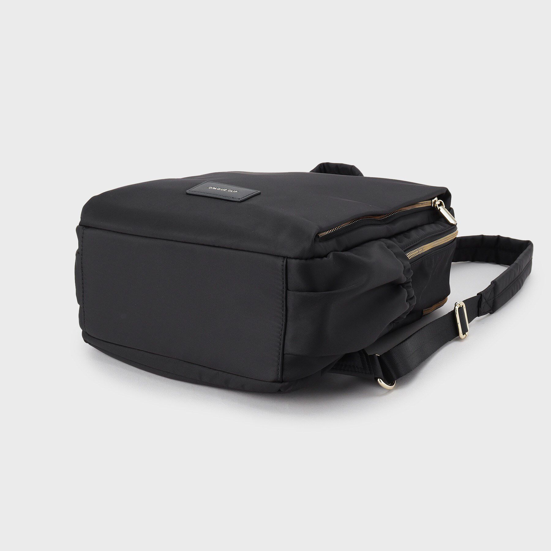 OPAQUE.CLIP「【マルチポケット/PC収納可能】ナイロンスクエアリュックサック」|リュック|