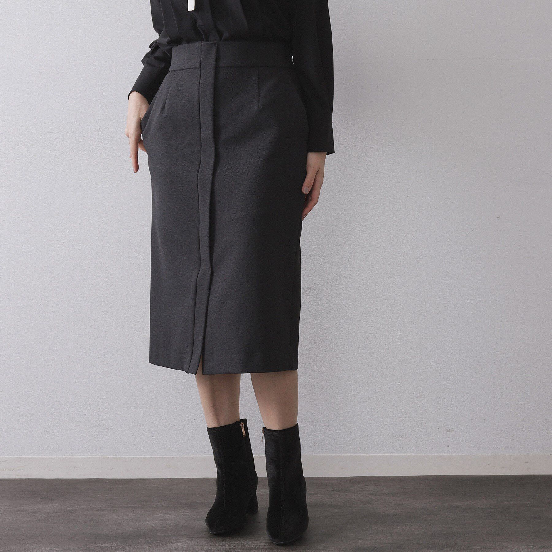 OPAQUE.CLIP「ミドル丈タイトスカート【洗濯機OK】」|スカート|チャコールグレー(0
