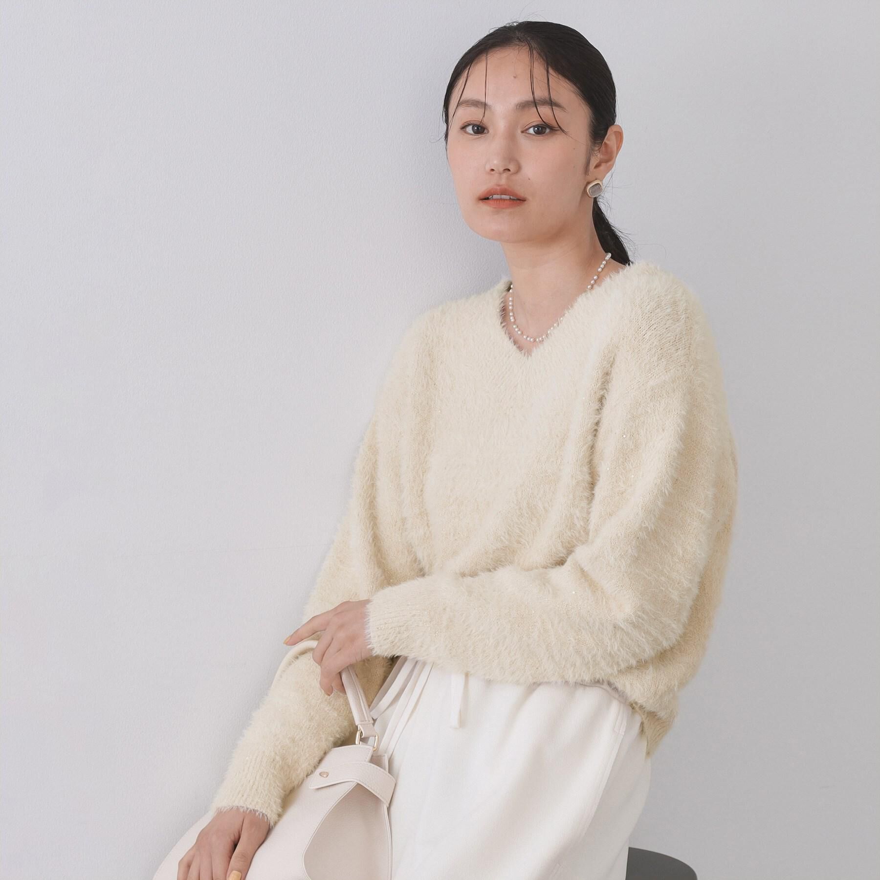 OPAQUE.CLIP「スパンコールフェザーVネックニット【洗濯機OK】」|ニット・セーター|