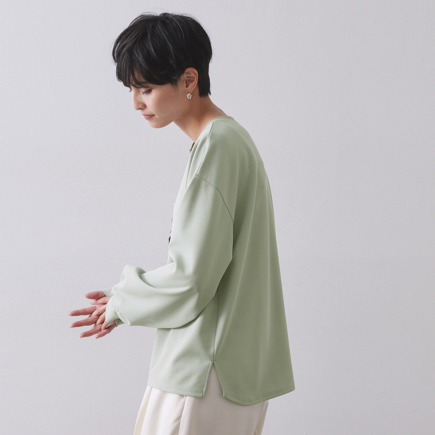 OPAQUE.CLIP「サテン使いヘンリーネックトップス【洗濯機OK】」|Tシャツ・カットソー|