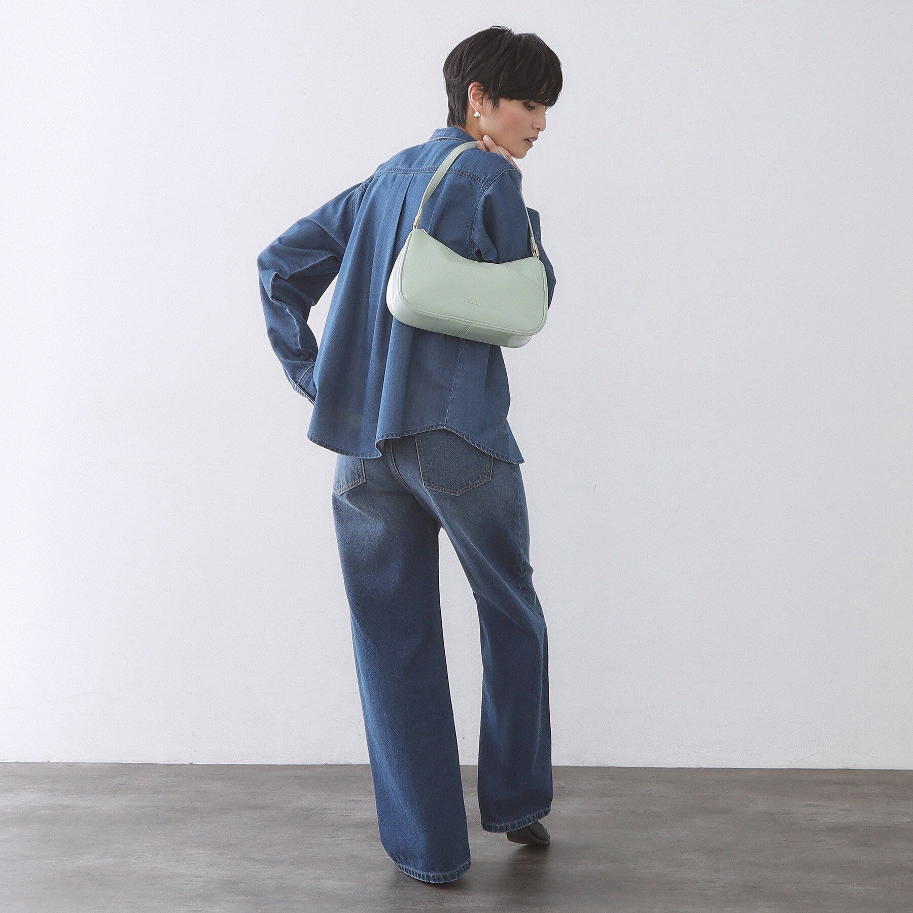 OPAQUE.CLIP「スラッシュポケットショルダーバッグ」|ショルダー・メッセンジャー|