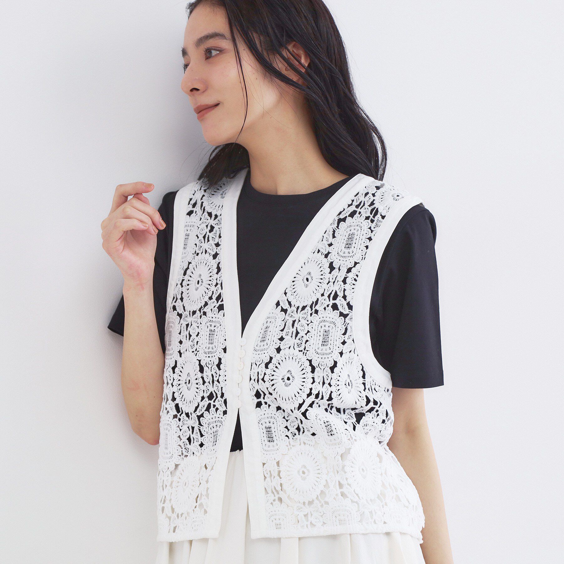 OPAQUE.CLIP「レースVネックベスト」|ベスト・ジレ|ホワイト(001)