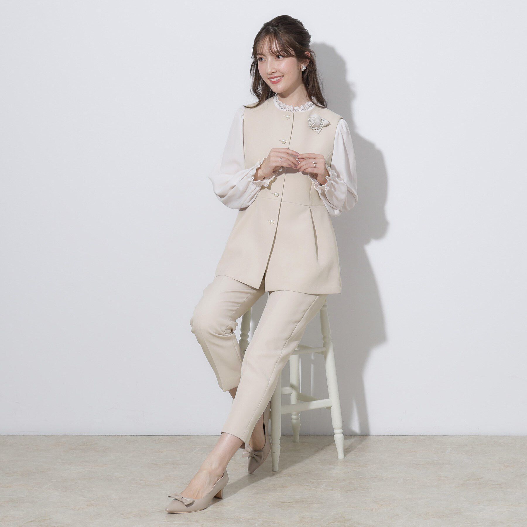 Couture broach「【セレモニーシーン/ON・OFF使える】ダブルクロスペプラムジレ」|ベスト・ジレ|