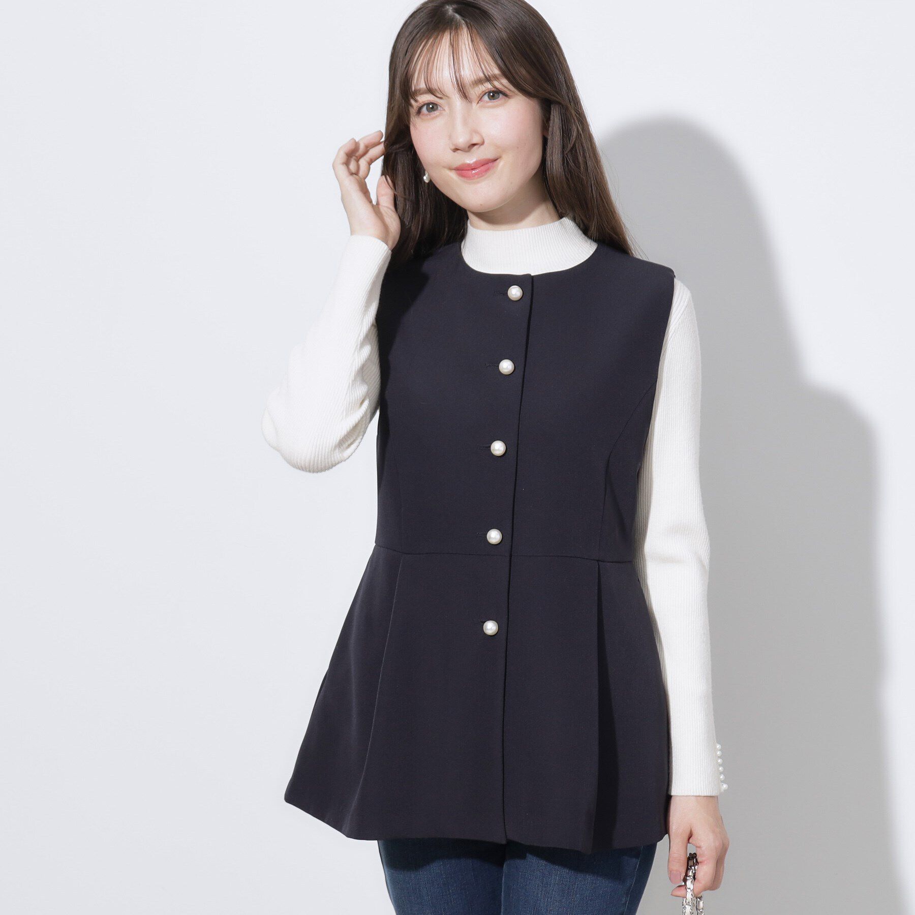 Couture broach「【セレモニーシーン/ON・OFF使える】ダブルクロスペプラムジレ」|ベスト・ジレ|