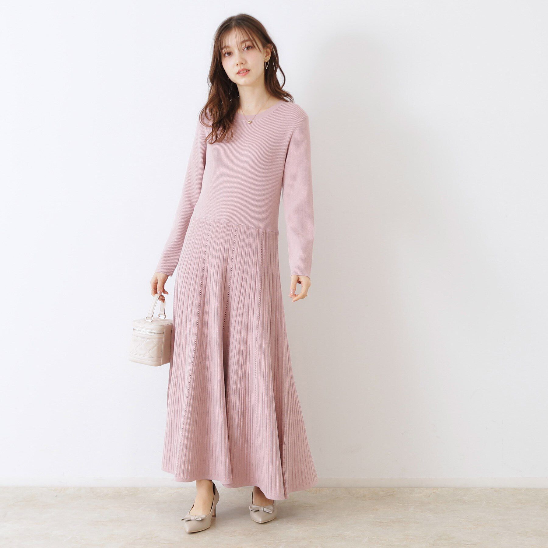 Couture broach「【上品な落ち感・美シルエット】アイレットリブデザインニットワンピース」|ワンピース|