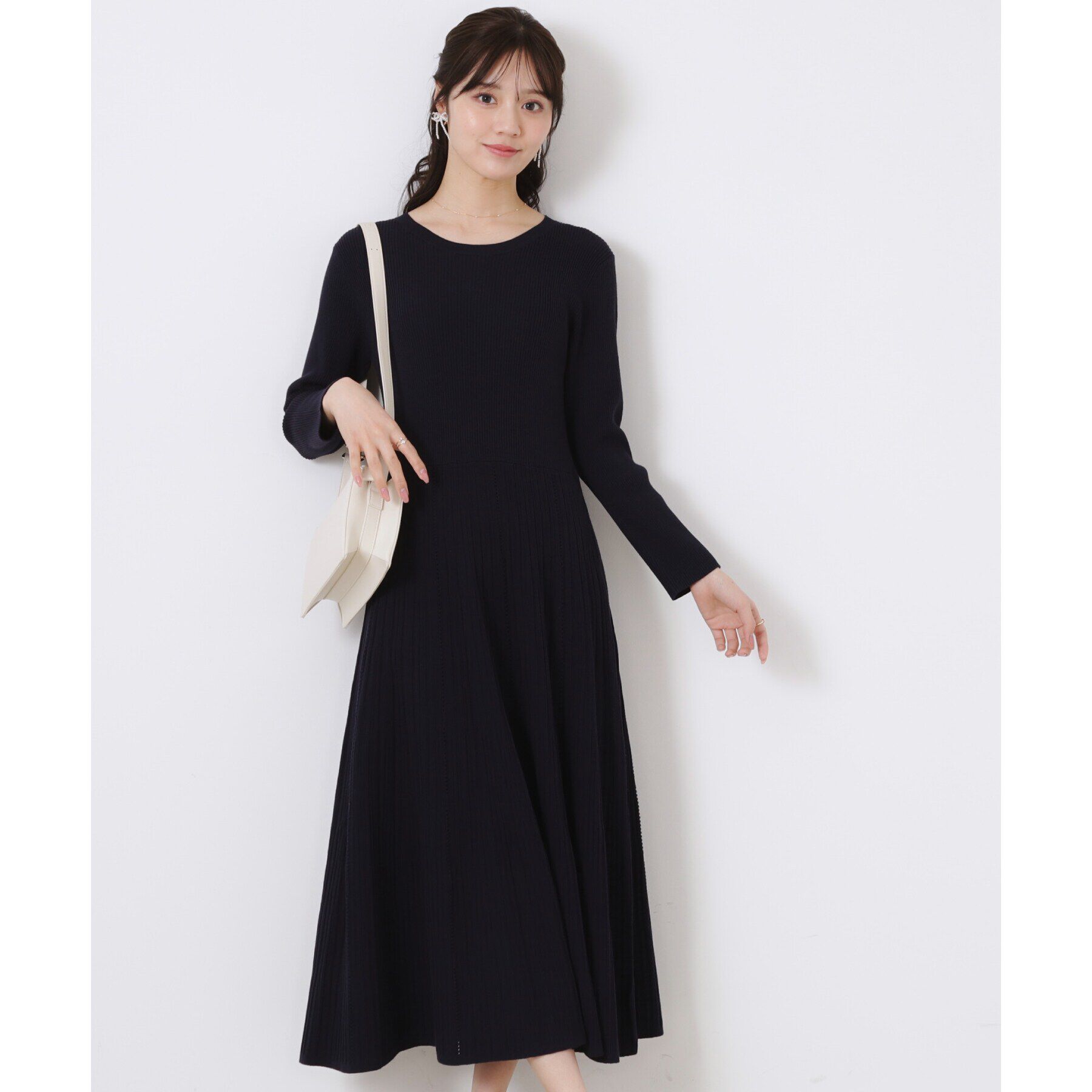 Couture broach「【上品な落ち感・美シルエット】アイレットリブデザインニットワンピース」|ワンピース|ネイビー(094)