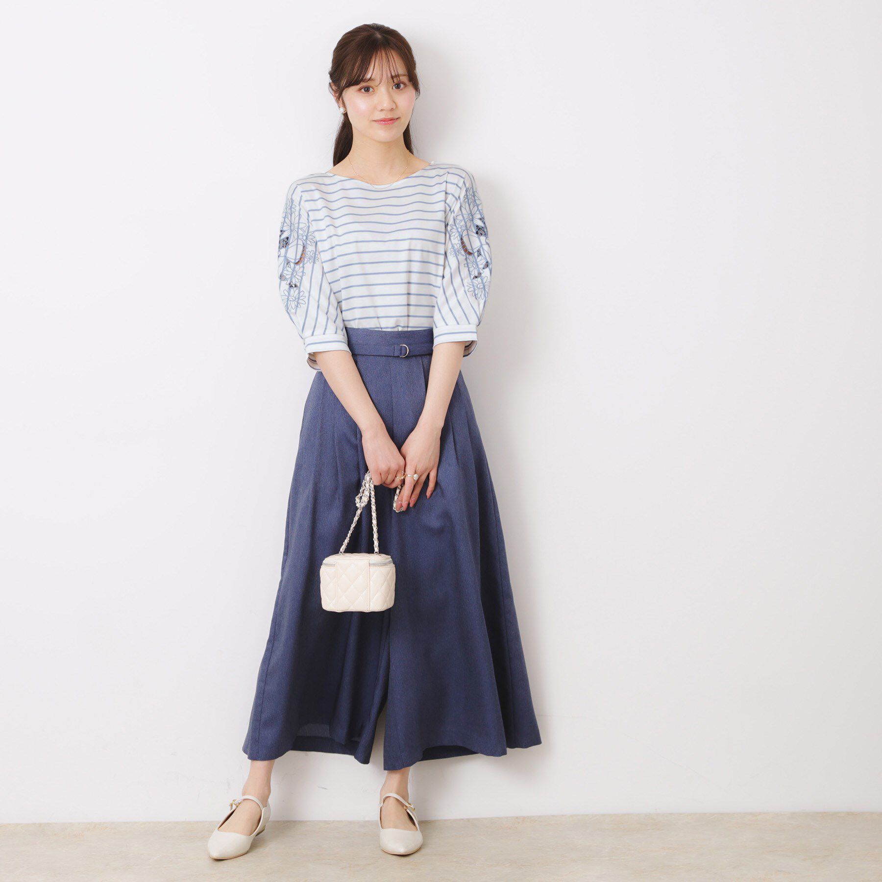 Couture broach「【接触冷感・洗える・UV機能付き・二の腕カバー】デイジー＆リボン エンブロドルマントップス」|Tシャツ・カットソー|