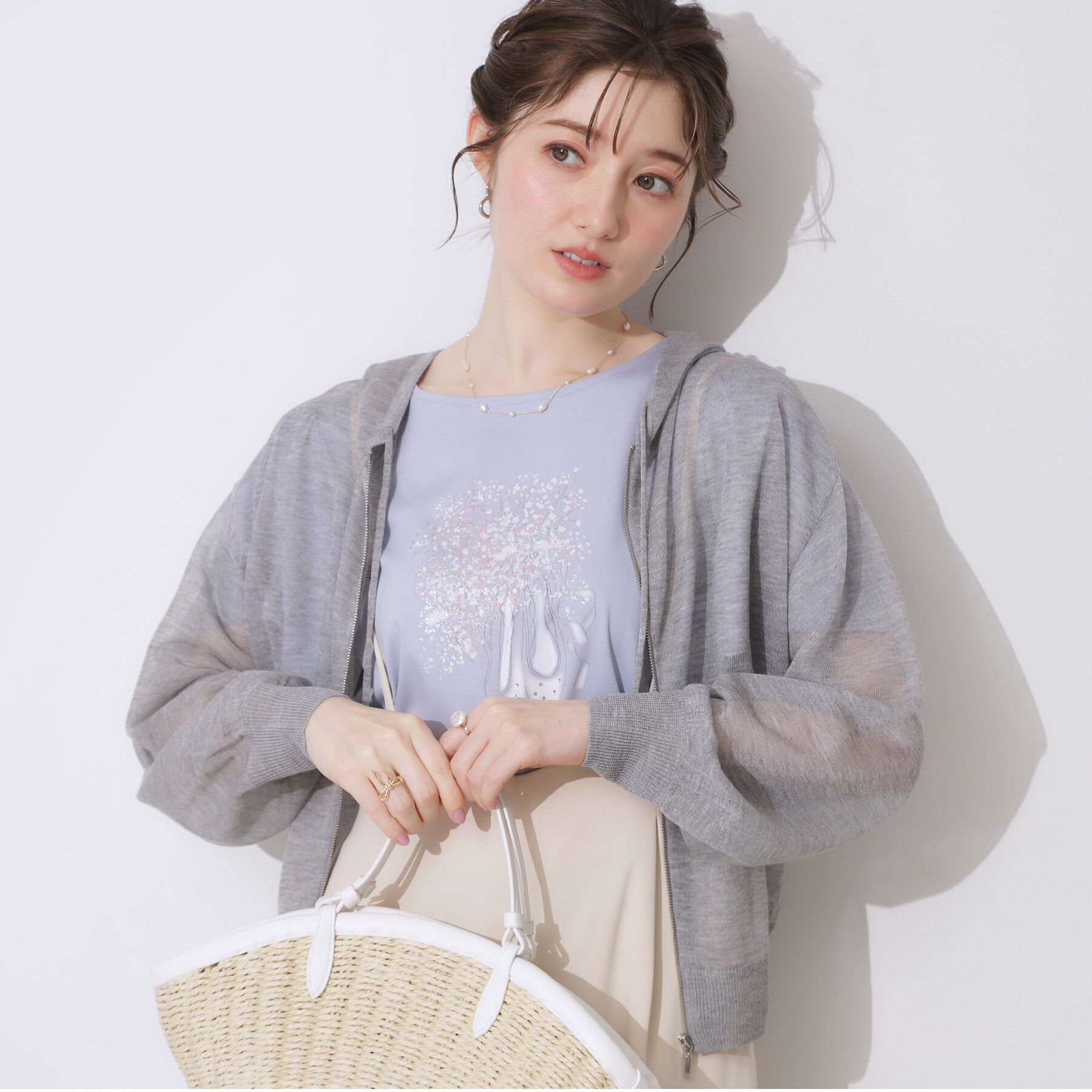 Couture broach「【上品な透け感・大人カジュアル】シアージップアップフーディー」|パーカー|ライトグレー(011