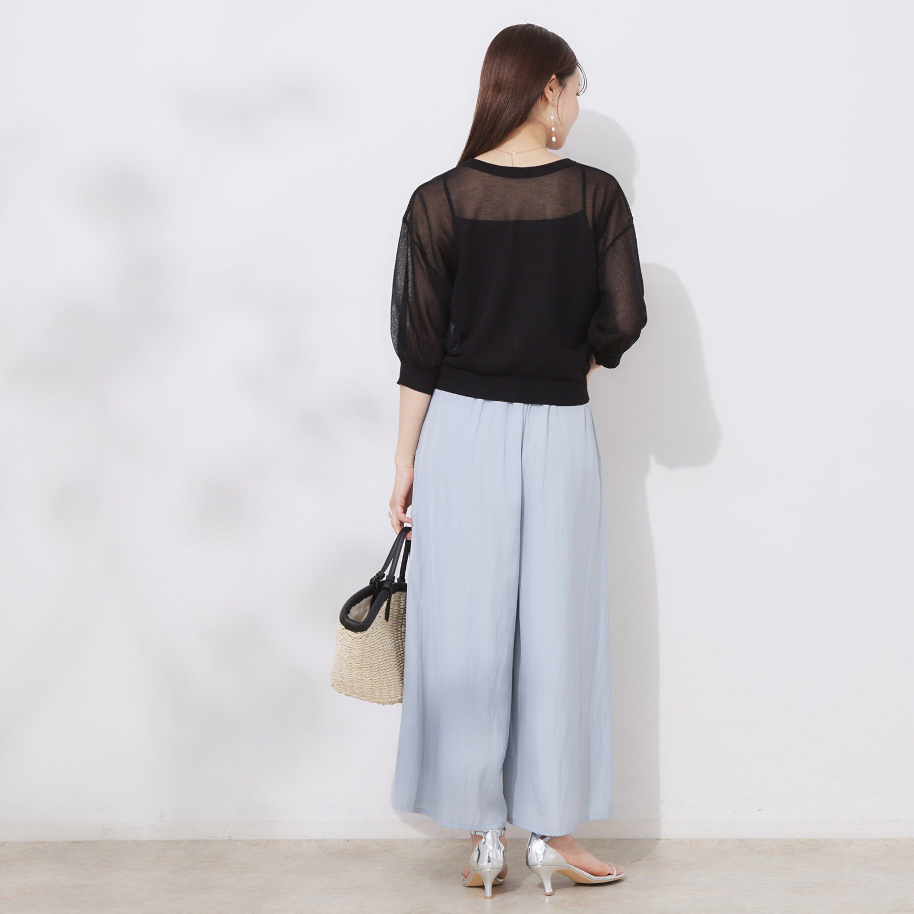 Couture broach「【前後2WAY・二の腕カバー】ダブルパール調釦5分袖シアーカーディガントップス」|カーディガン|