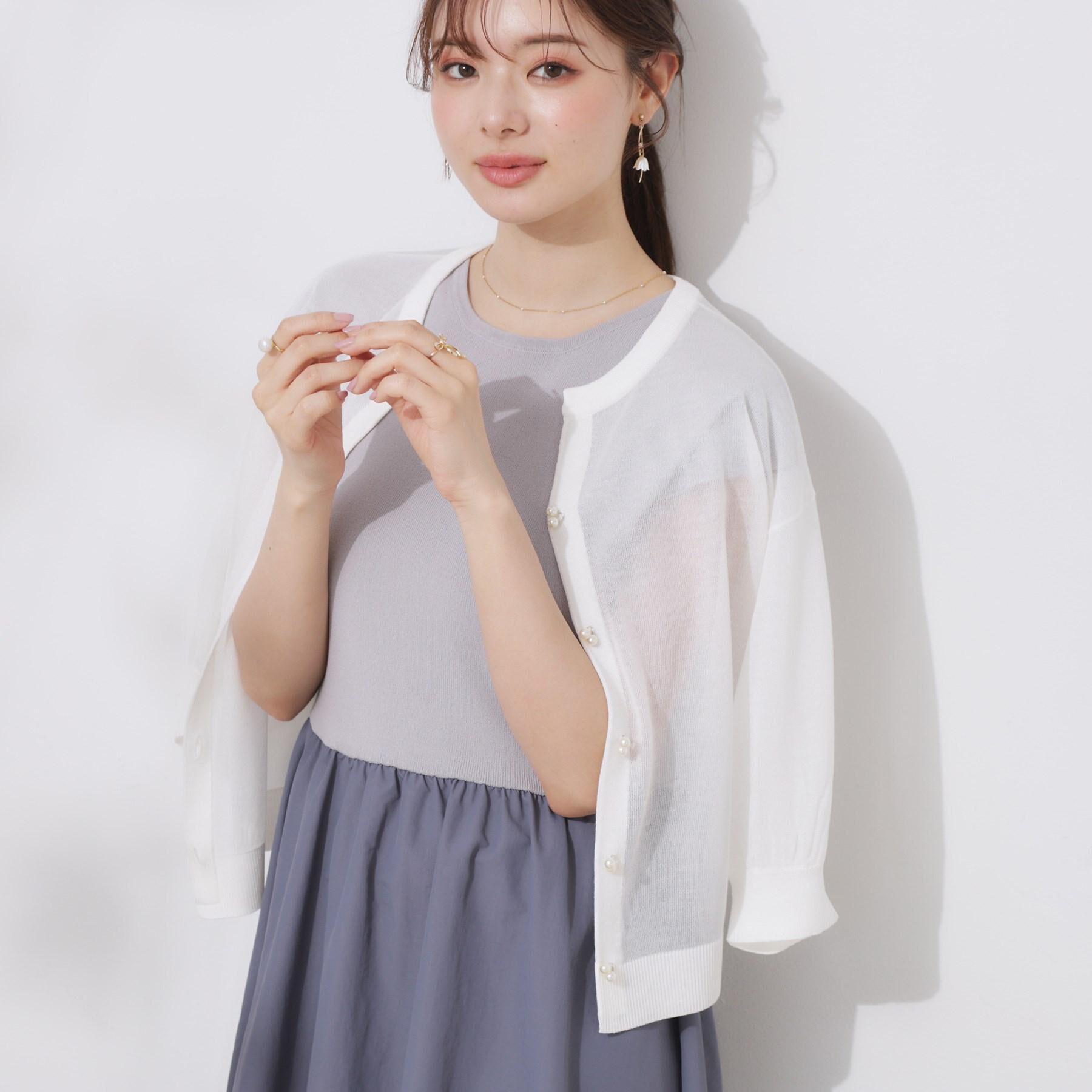 Couture broach「【前後2WAY・二の腕カバー】ダブルパール調釦5分袖シアーカーディガントップス」|カーディガン|