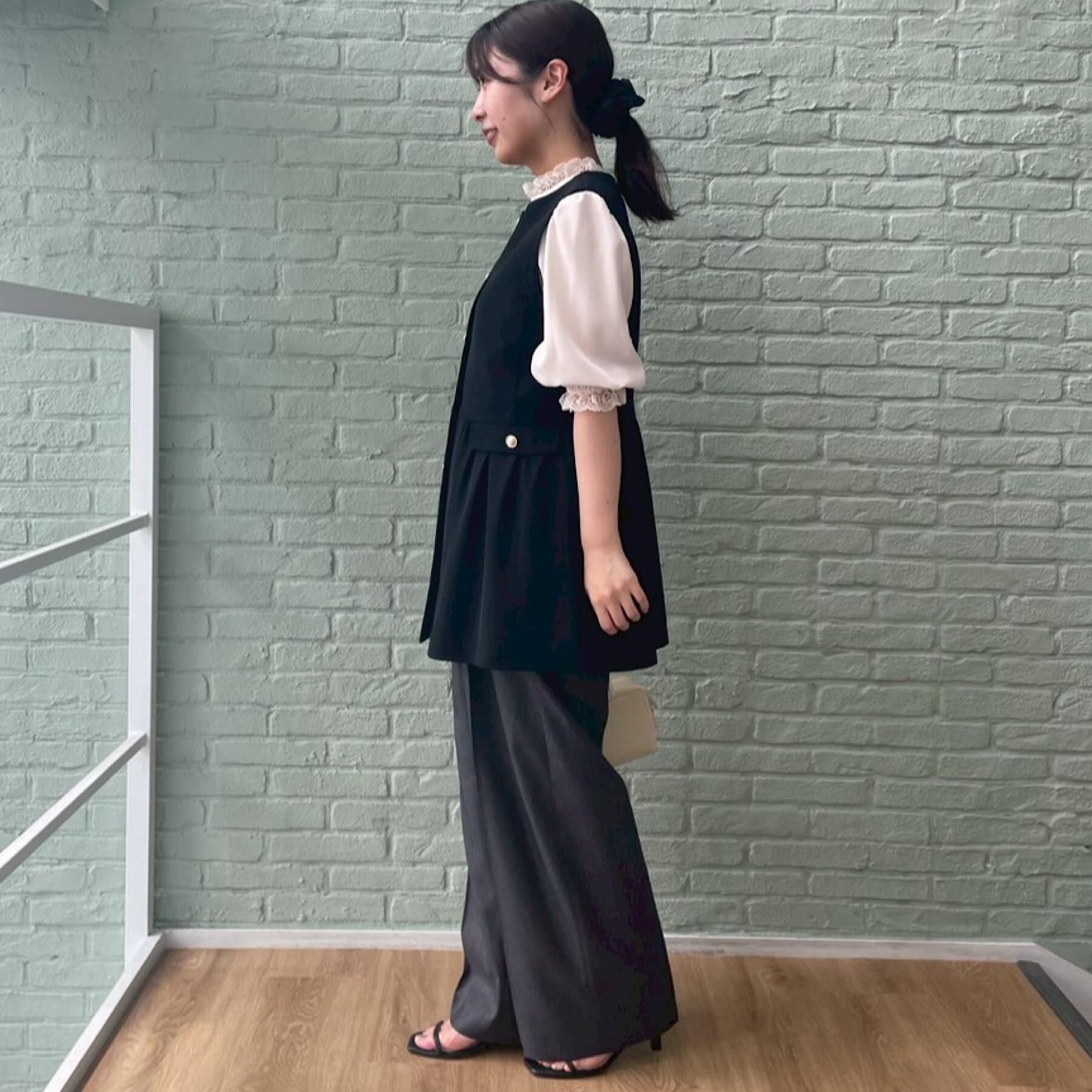 Couture broach「【フェミニン・きれいめ】ゴールド釦ペプラムジレ」|ベスト・ジレ|