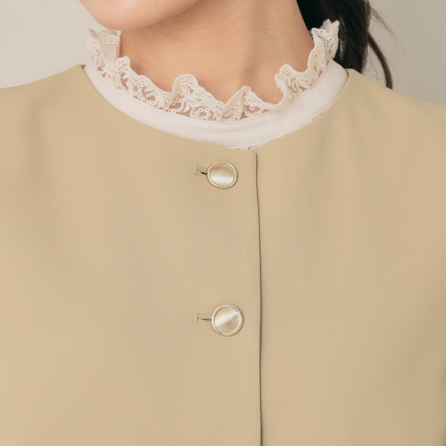 Couture broach「【フェミニン・きれいめ】ゴールド釦ペプラムジレ」|ベスト・ジレ|