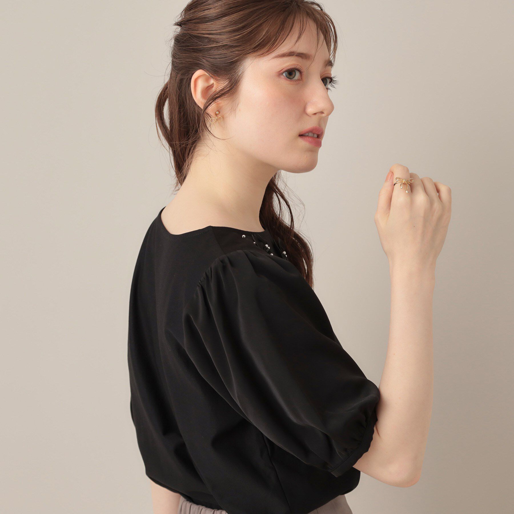 Couture broach「【接触冷感・UVカット】シフォンフラワーエンブロドッキングカットソー」|Tシャツ・カットソー|