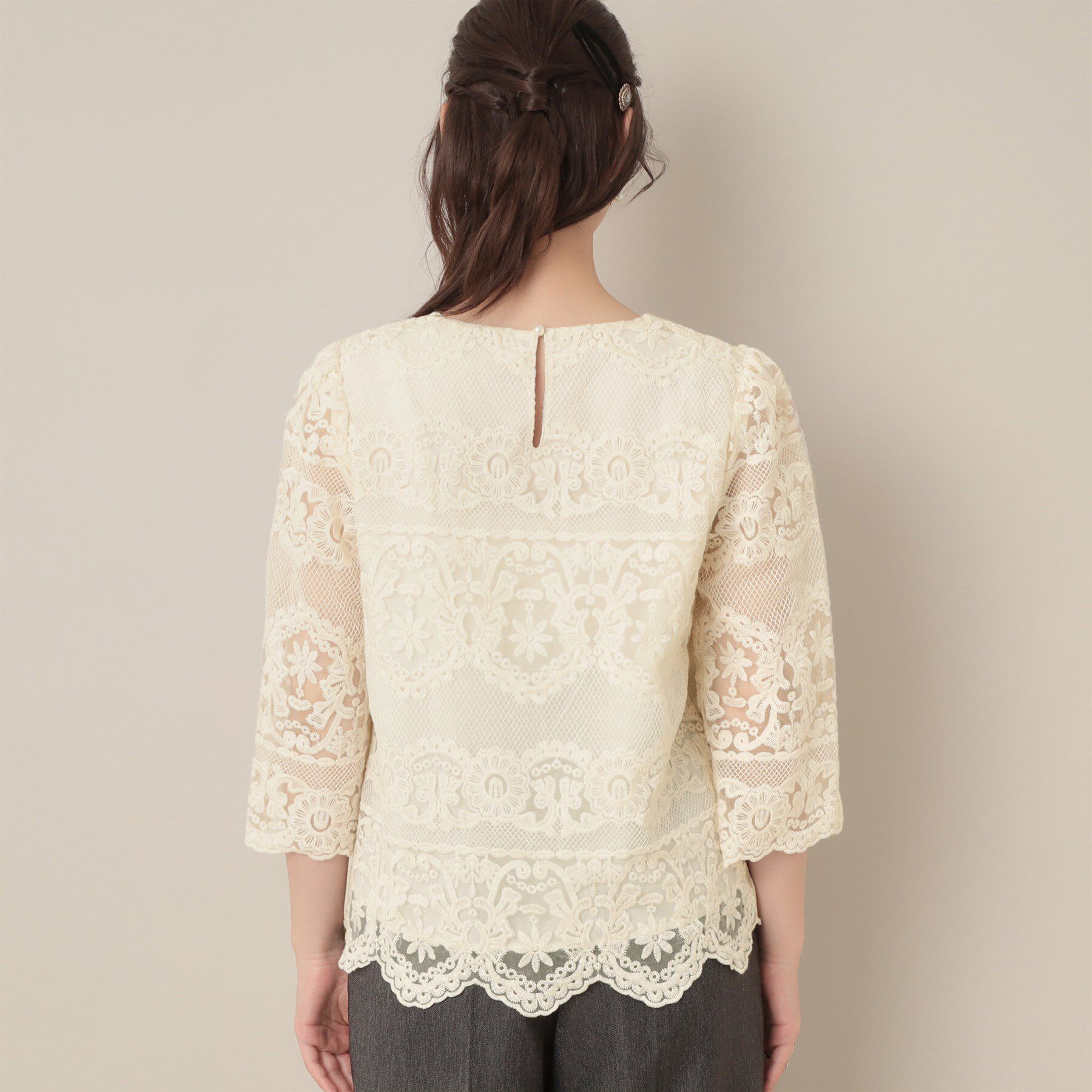 Couture broach「【一枚で着映える・高見え】刺繍レースフレアー袖ブラウス」|シャツ・ブラウス|