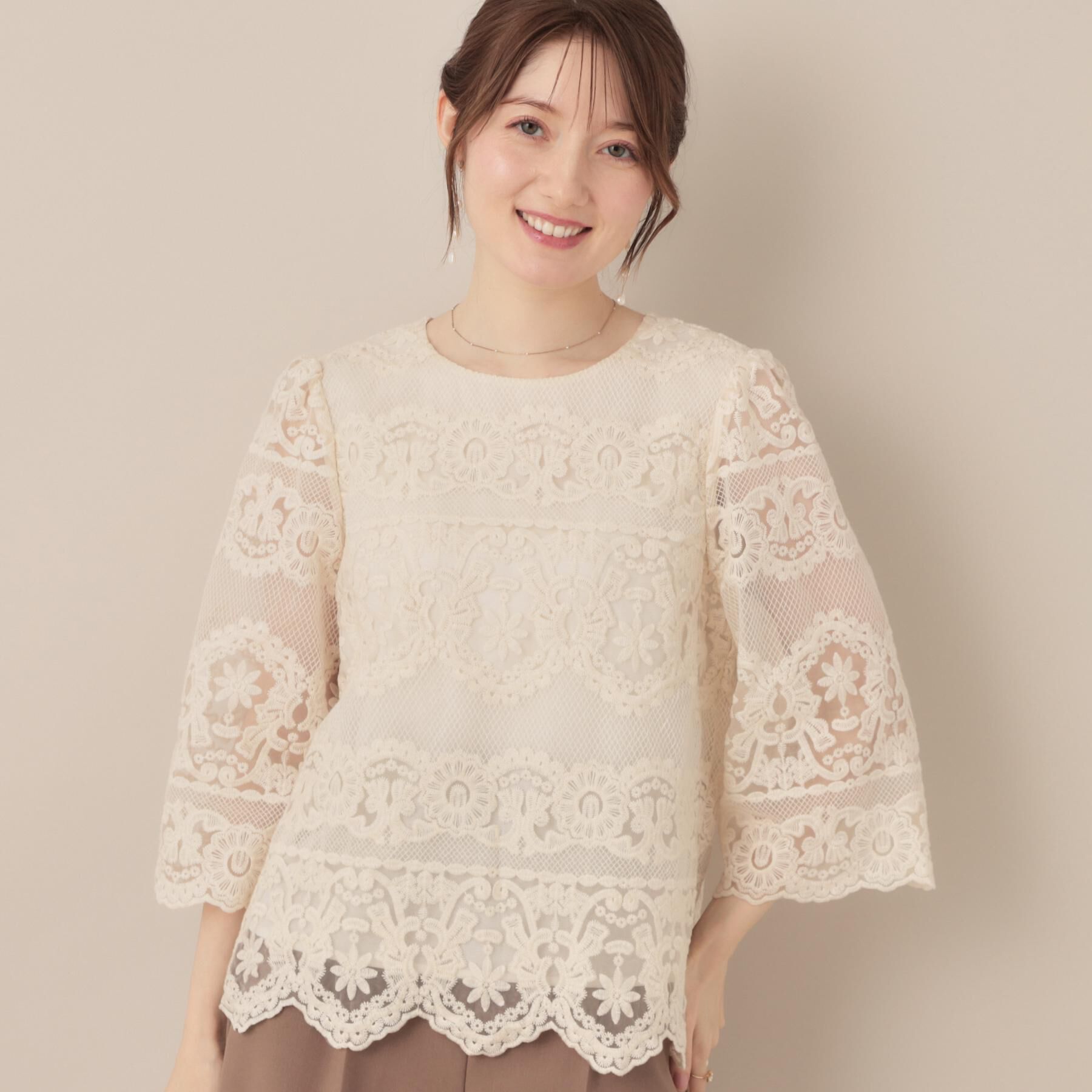 Couture broach「【一枚で着映える・高見え】刺繍レースフレアー袖ブラウス」|シャツ・ブラウス|